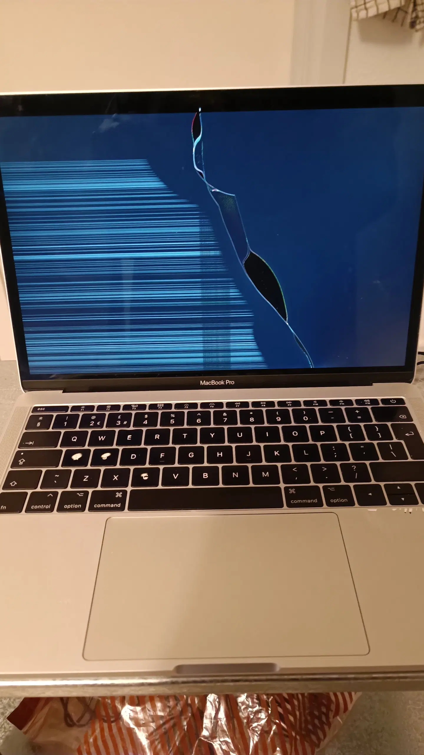 MacBook Pro 2017 skærm ødelagt - Læs beskrivelsen