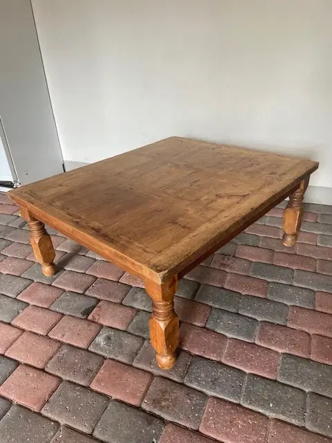 Sofabord med patina