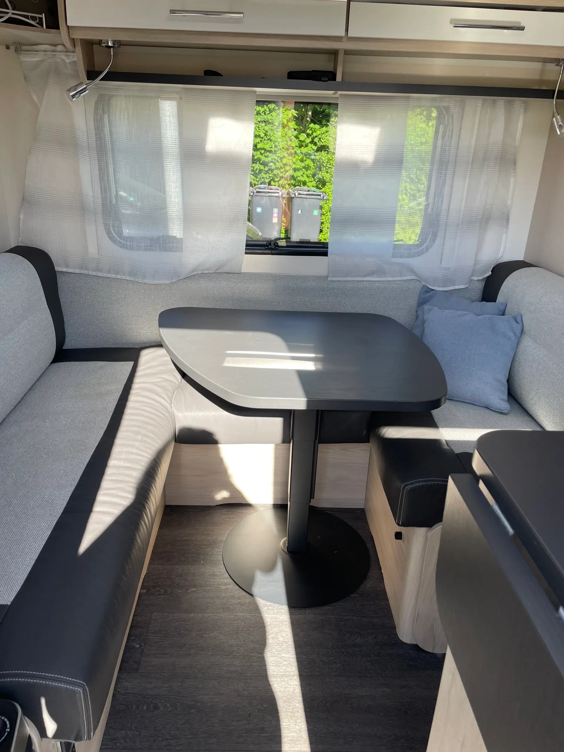 Flot Caravelair 420 Antares Dk edition 2019/2020