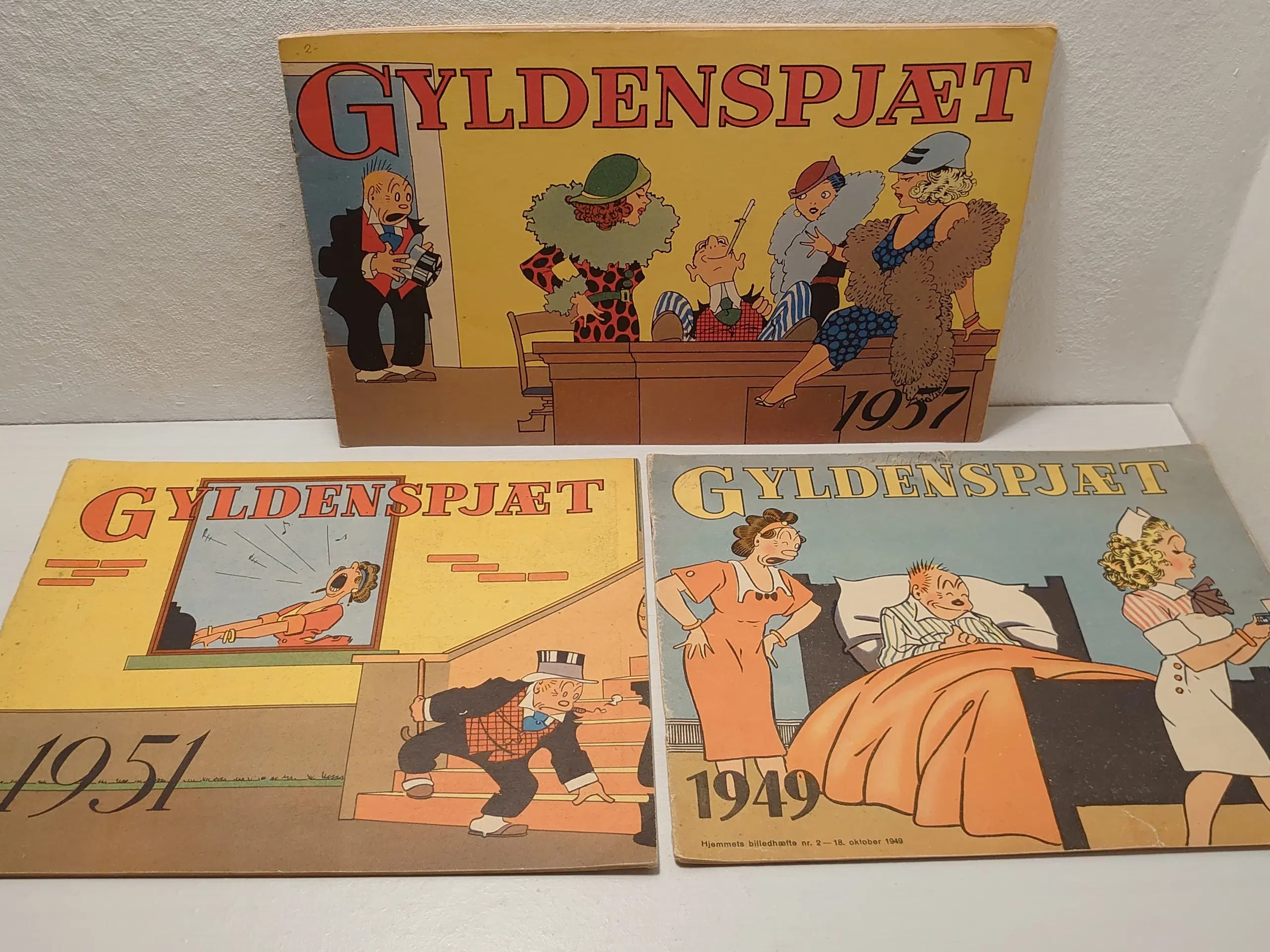 3stk Gyldenspjæt. 1949,51 og 1957. Hjemmets Forlag