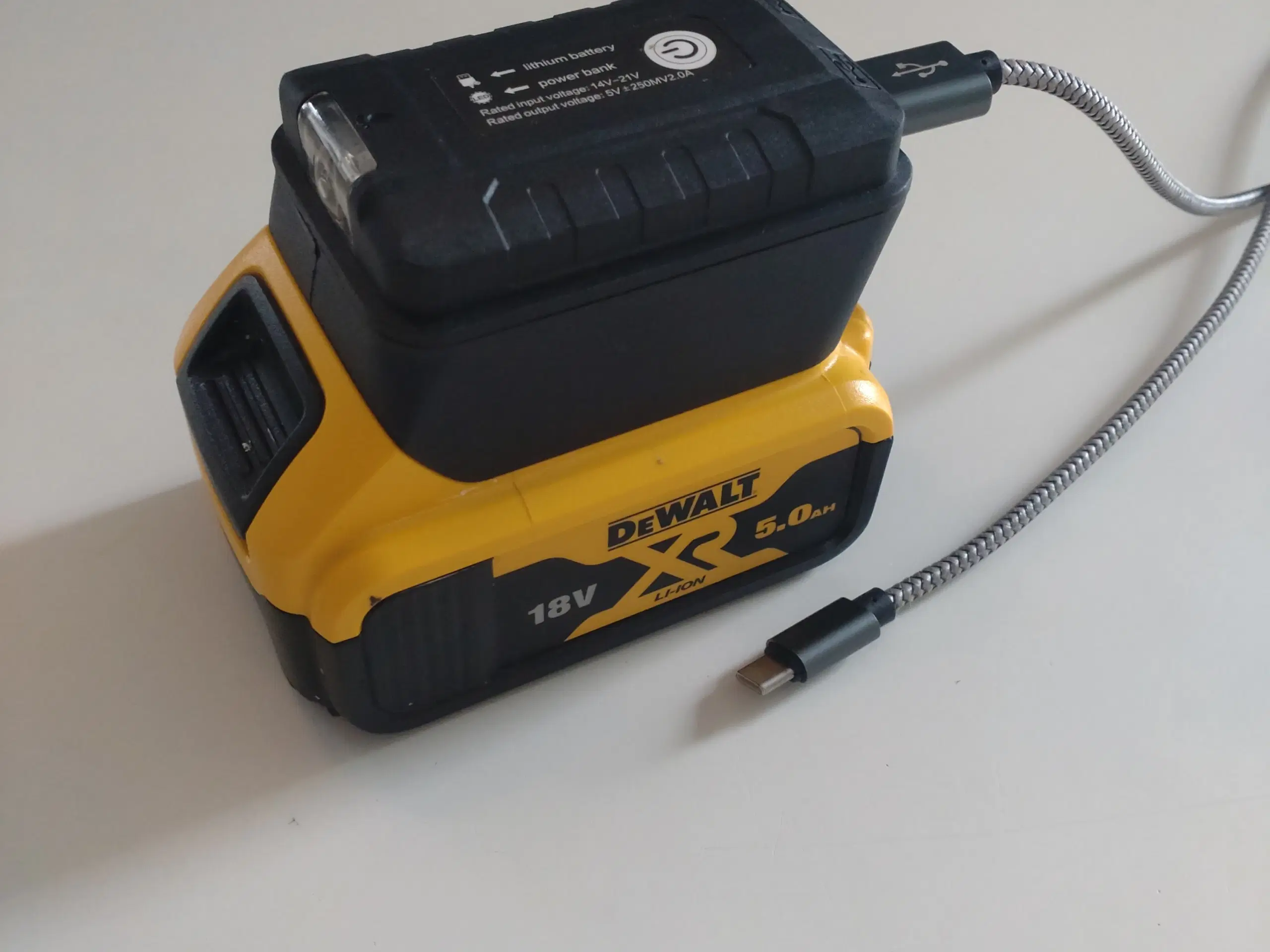 Powerbank adapter til Dewalt batteri