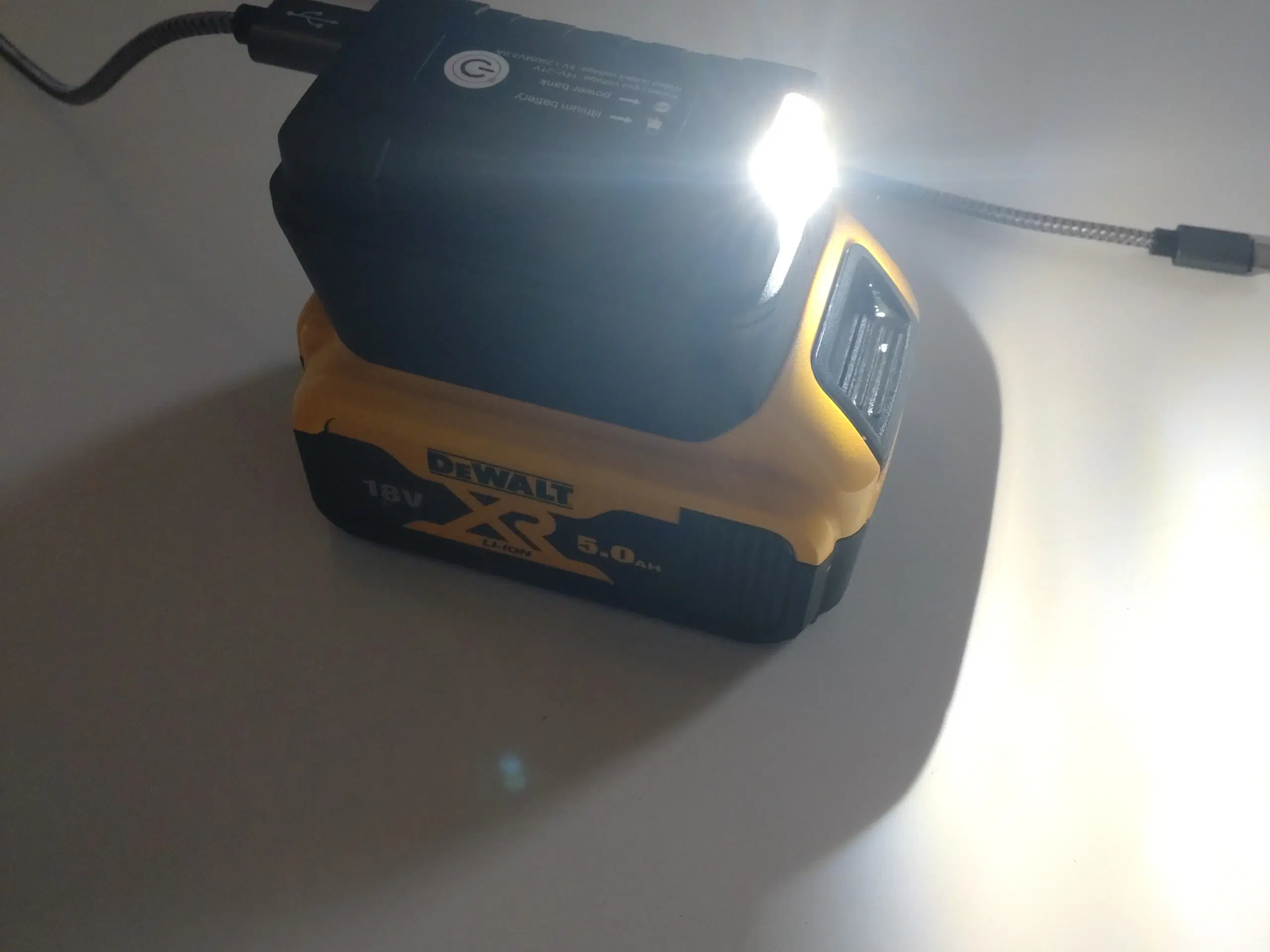 Powerbank adapter til Dewalt batteri