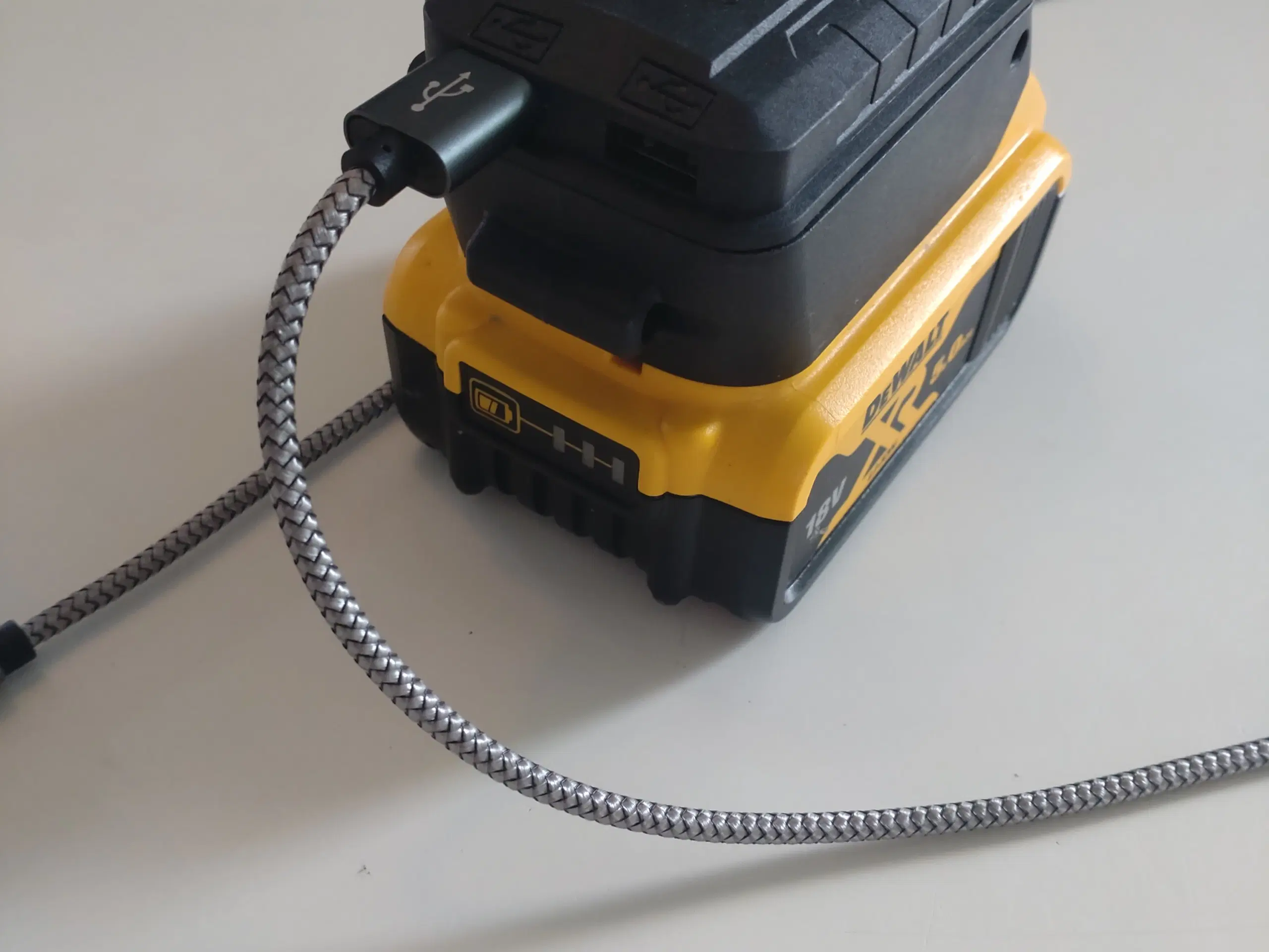 Powerbank adapter til Dewalt batteri