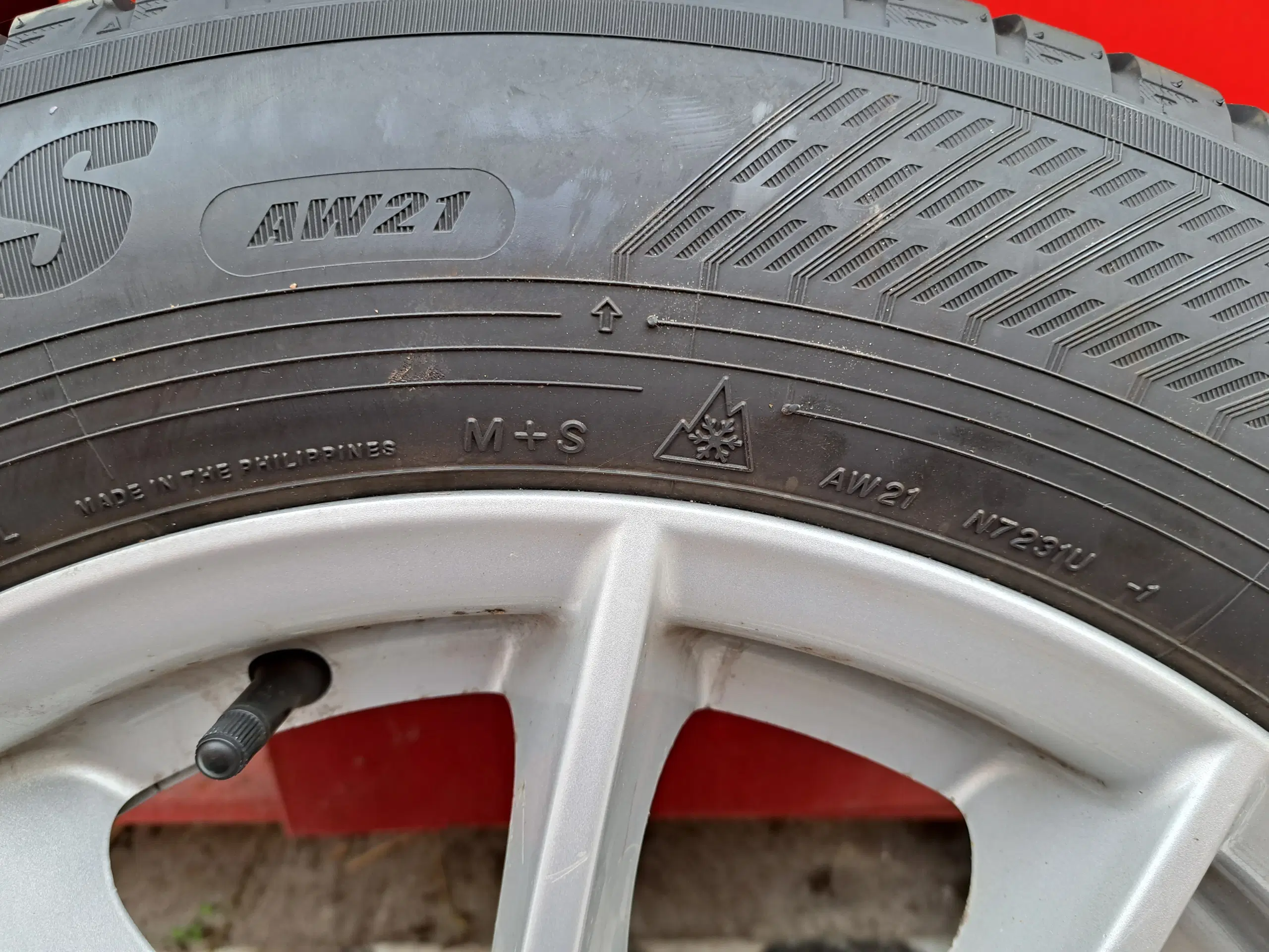 BMW x3  225/60 R17 103V Fire dæk med aluminium