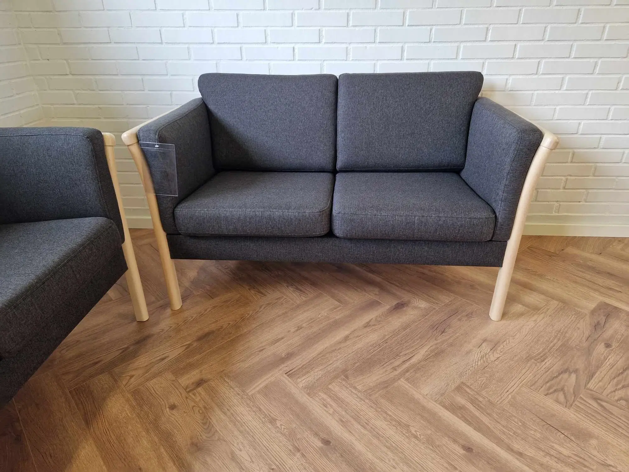 Ny sofasæt med sofabord