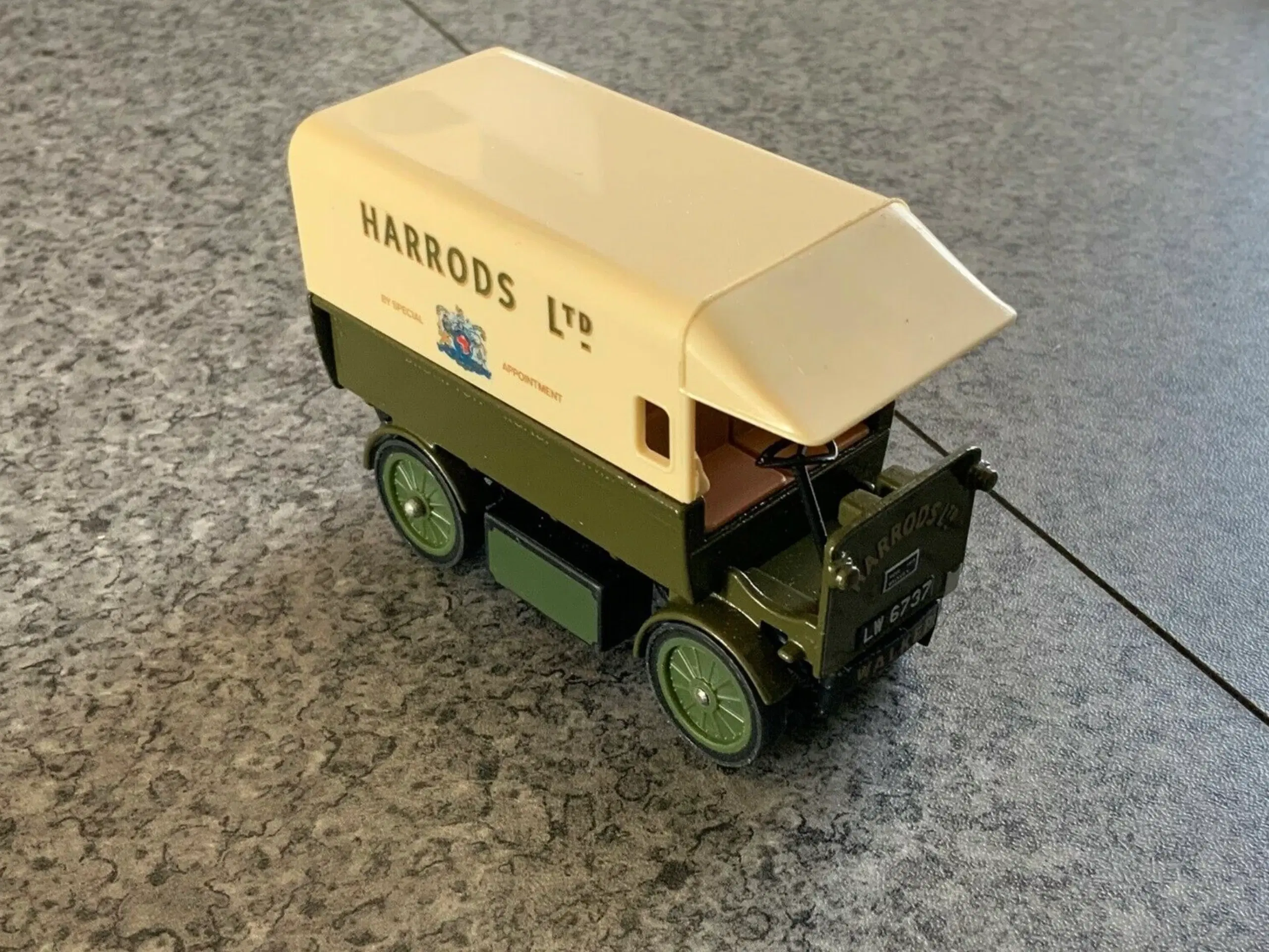 Matchbox Y-29 Walker Electric Van