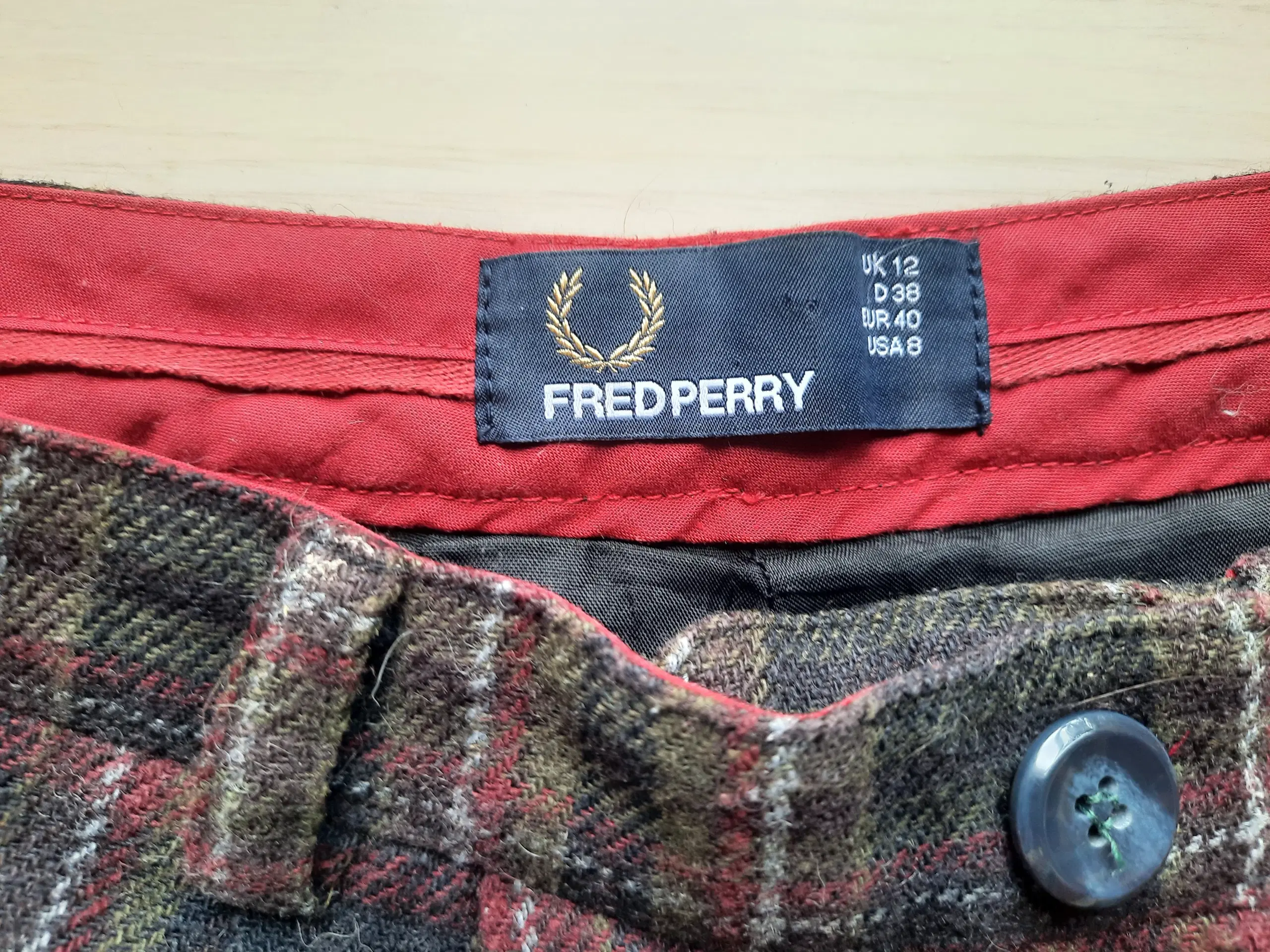 Fred Perry shorts med uld str 40