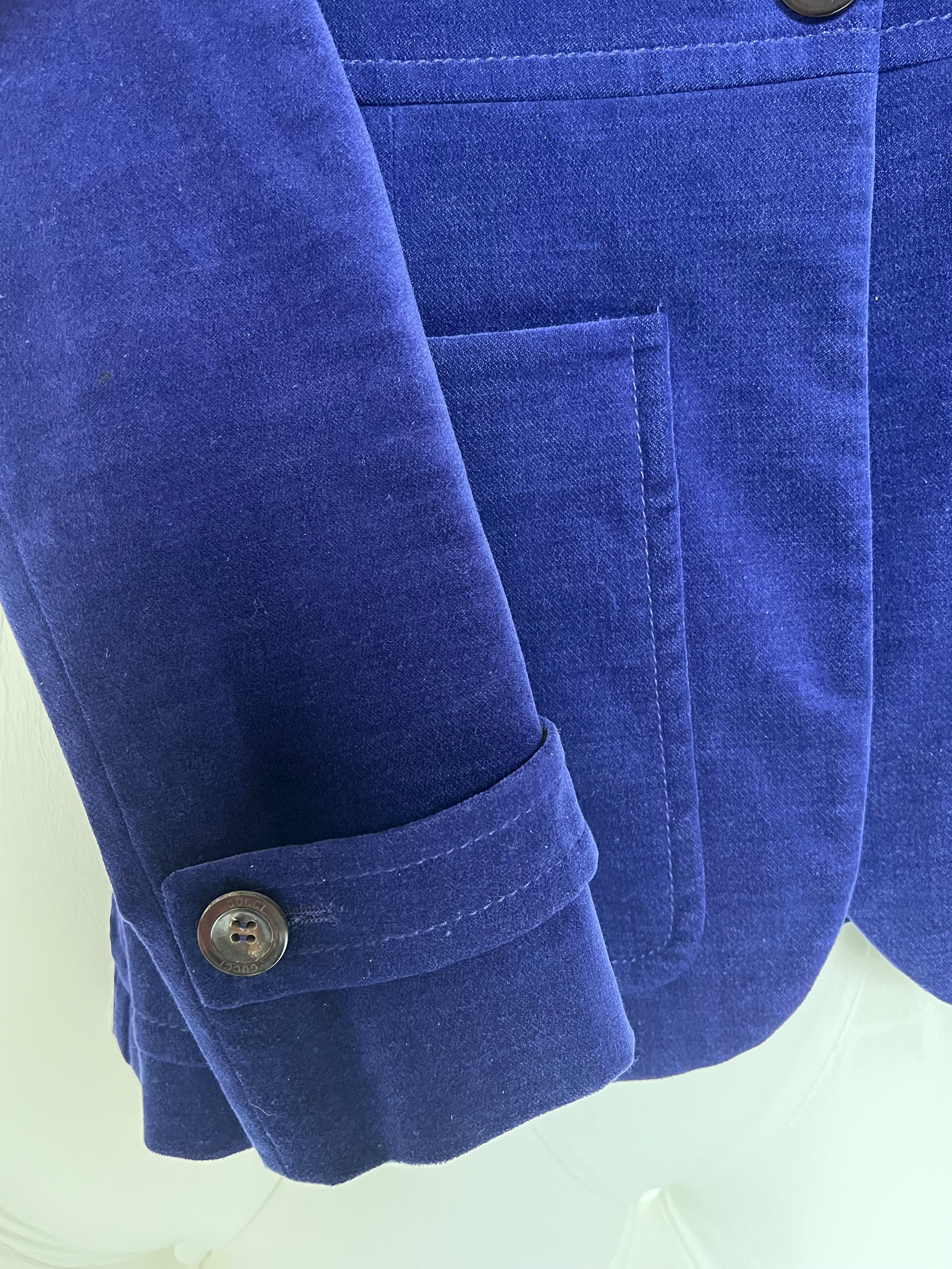 Preowned Gucci Vintage blue velvet blazer Size S Blue purple