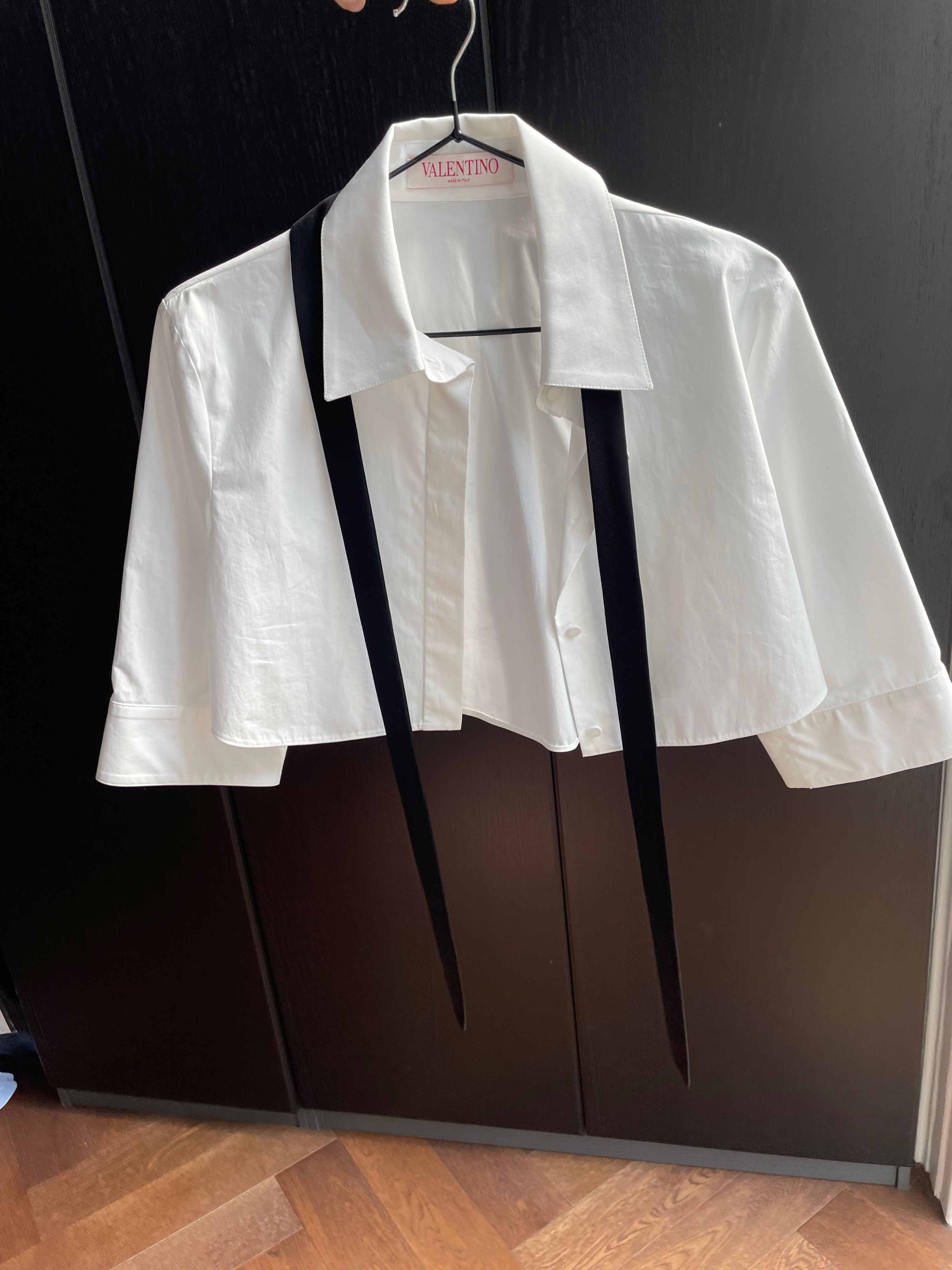 Valentino White Cropped Blouse with Velvet Bow Detail Size XS cotton