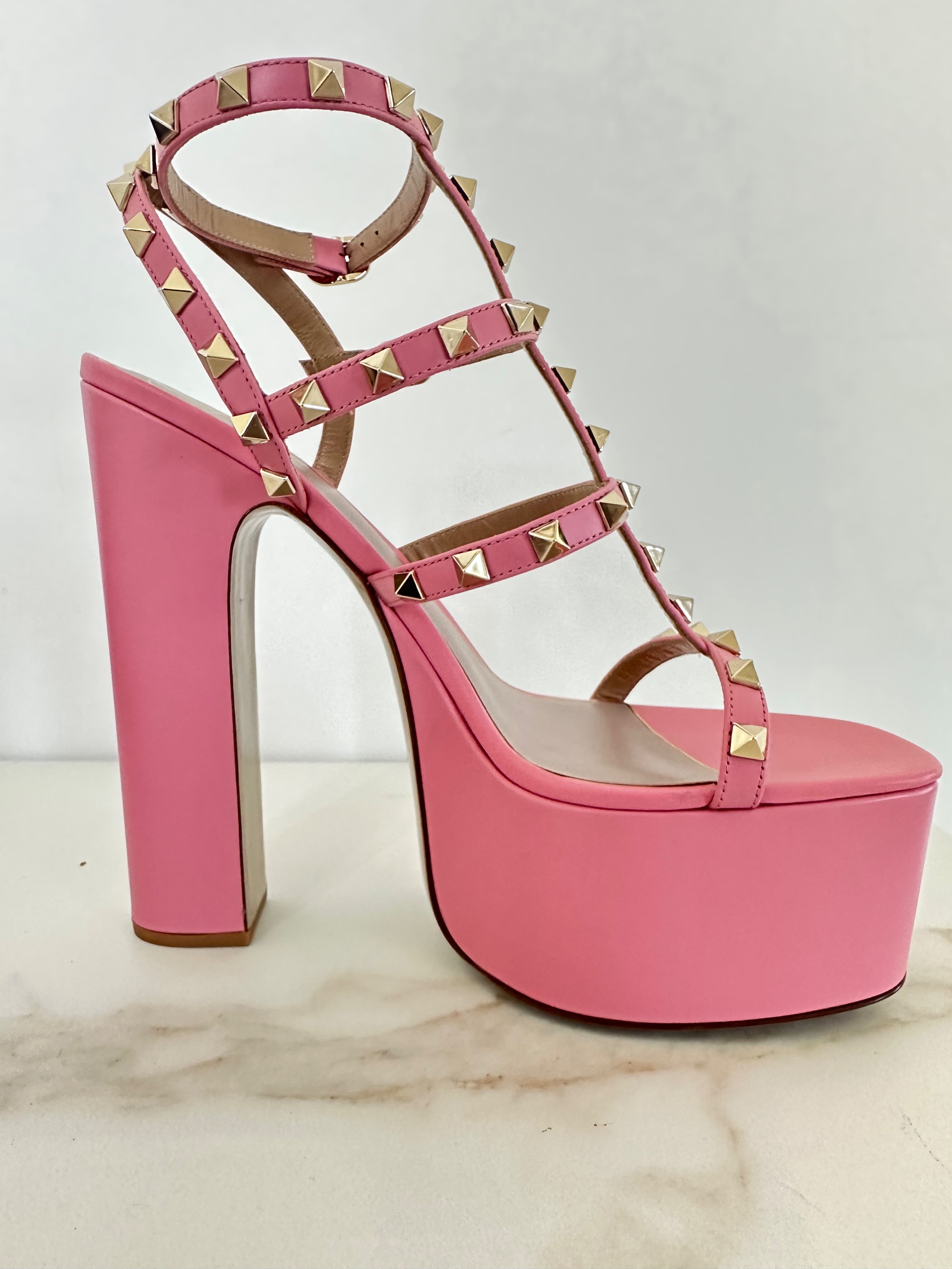 Valentino Candy Pink Platform Rockstud Sandals Size 41 leather