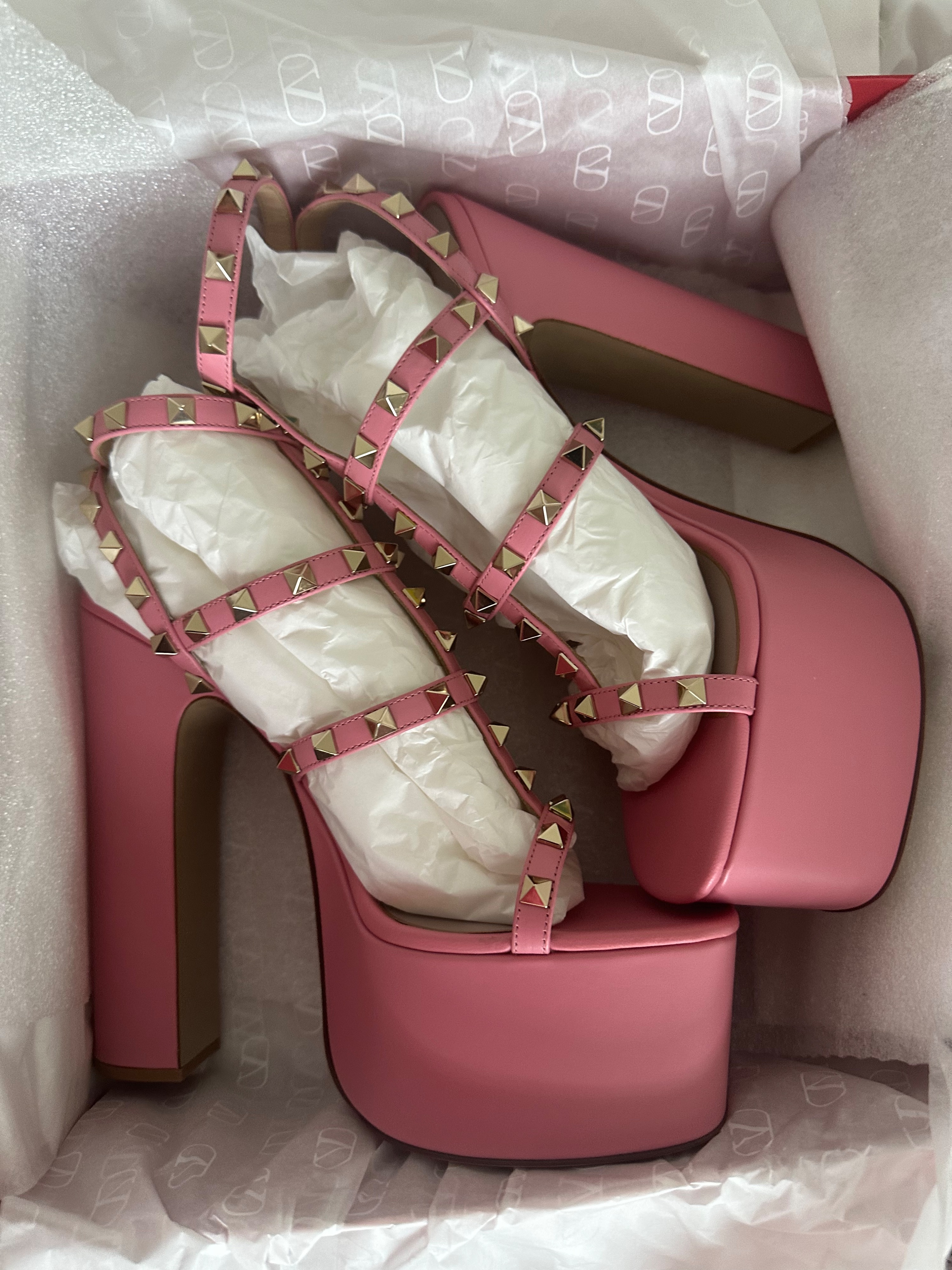 Valentino Candy Pink Platform Rockstud Sandals Size 41 leather