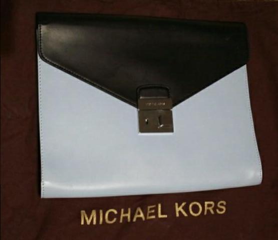 Preowned Michael Kors Clutch Tan/Brown leather