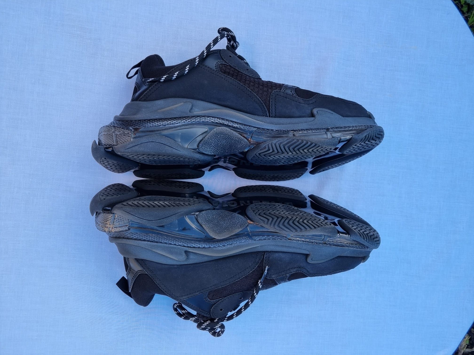 Men's Balenciaga Black Triple S Chunky Sneakers Size 425 breathable mesh