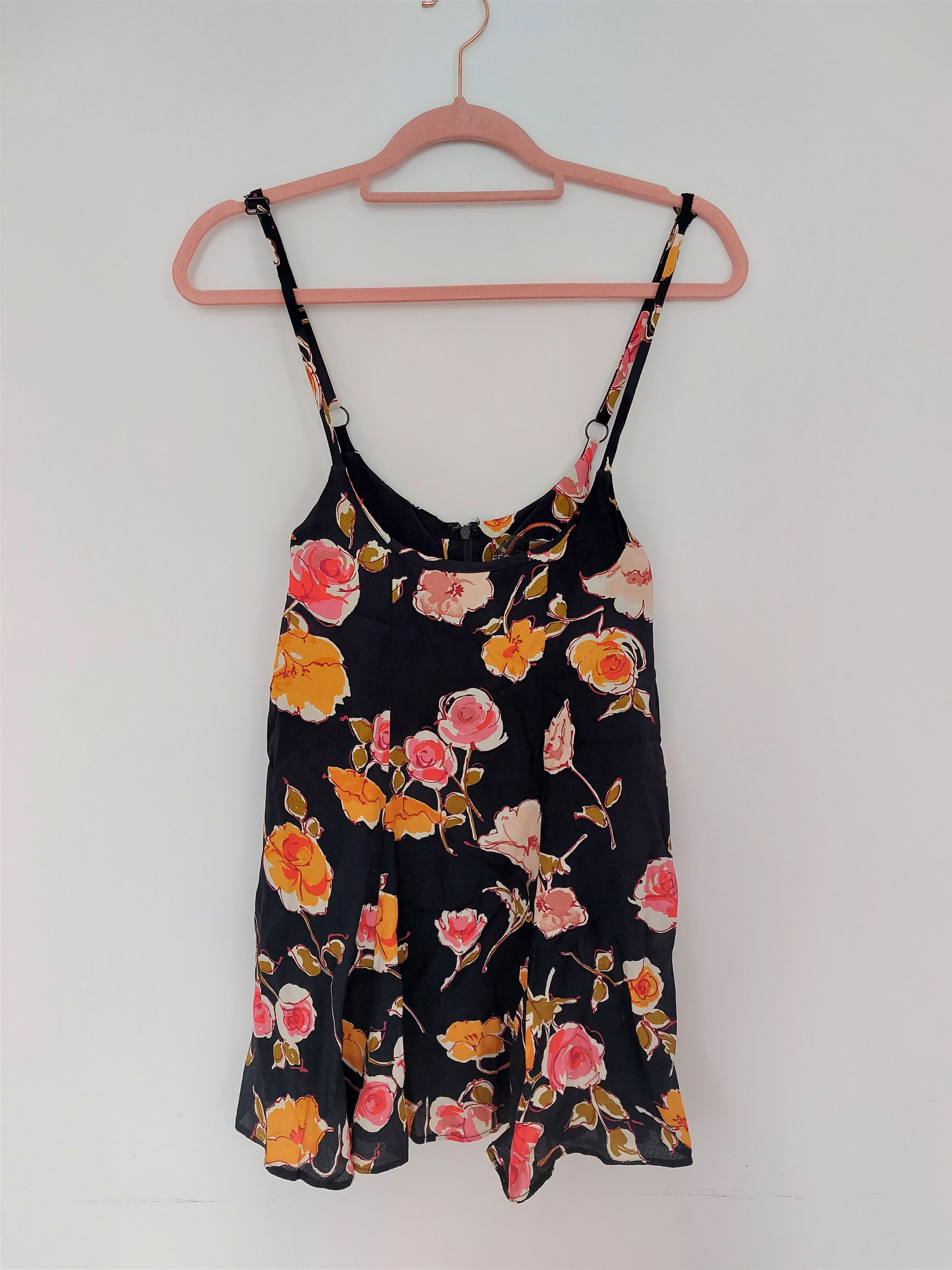 Preowned Reformation Black painterly floral crepe cami top Size XS recycled fabric