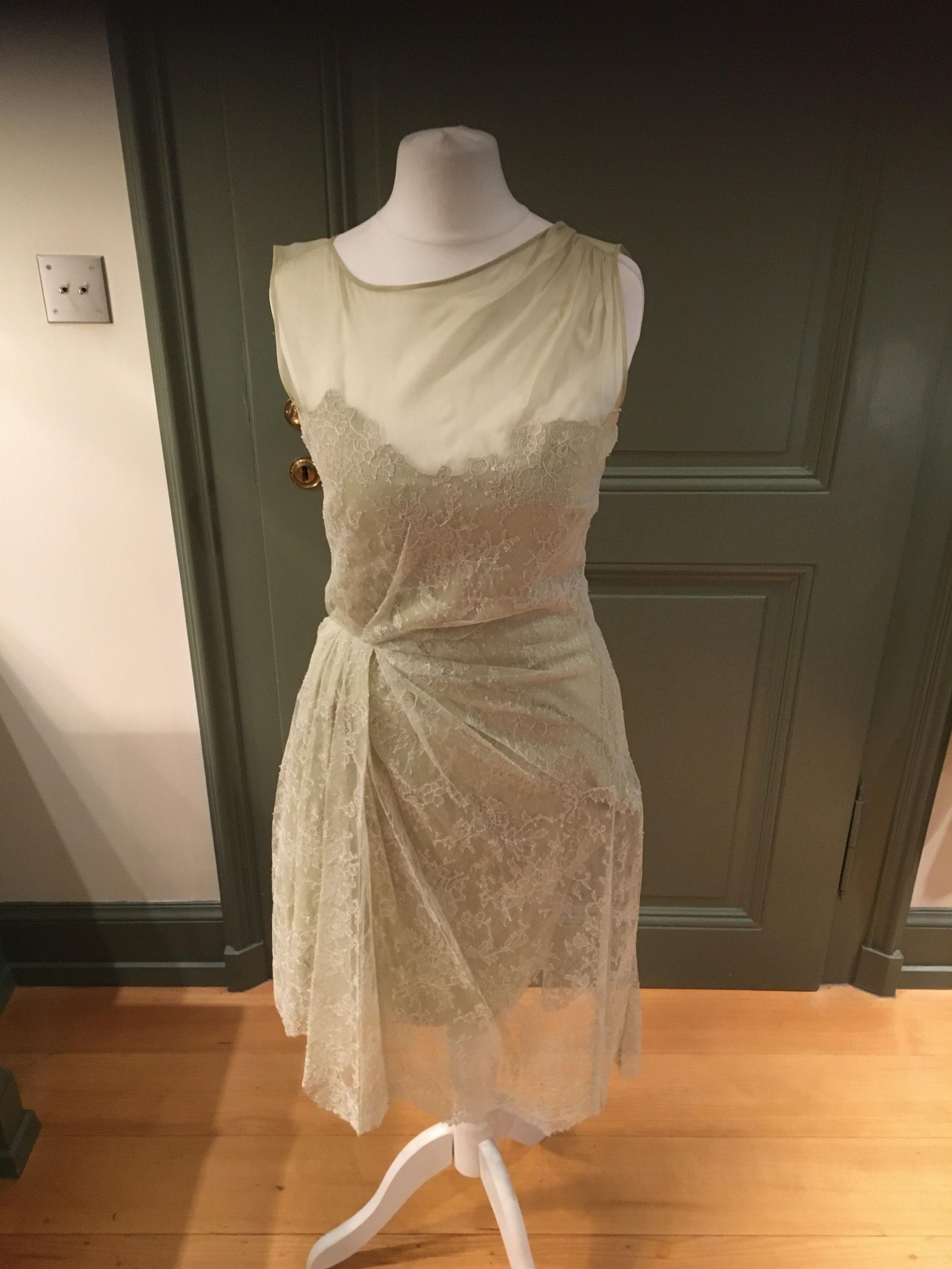 Preowned Valentino vintage pale green lace cocktail dress Size XS