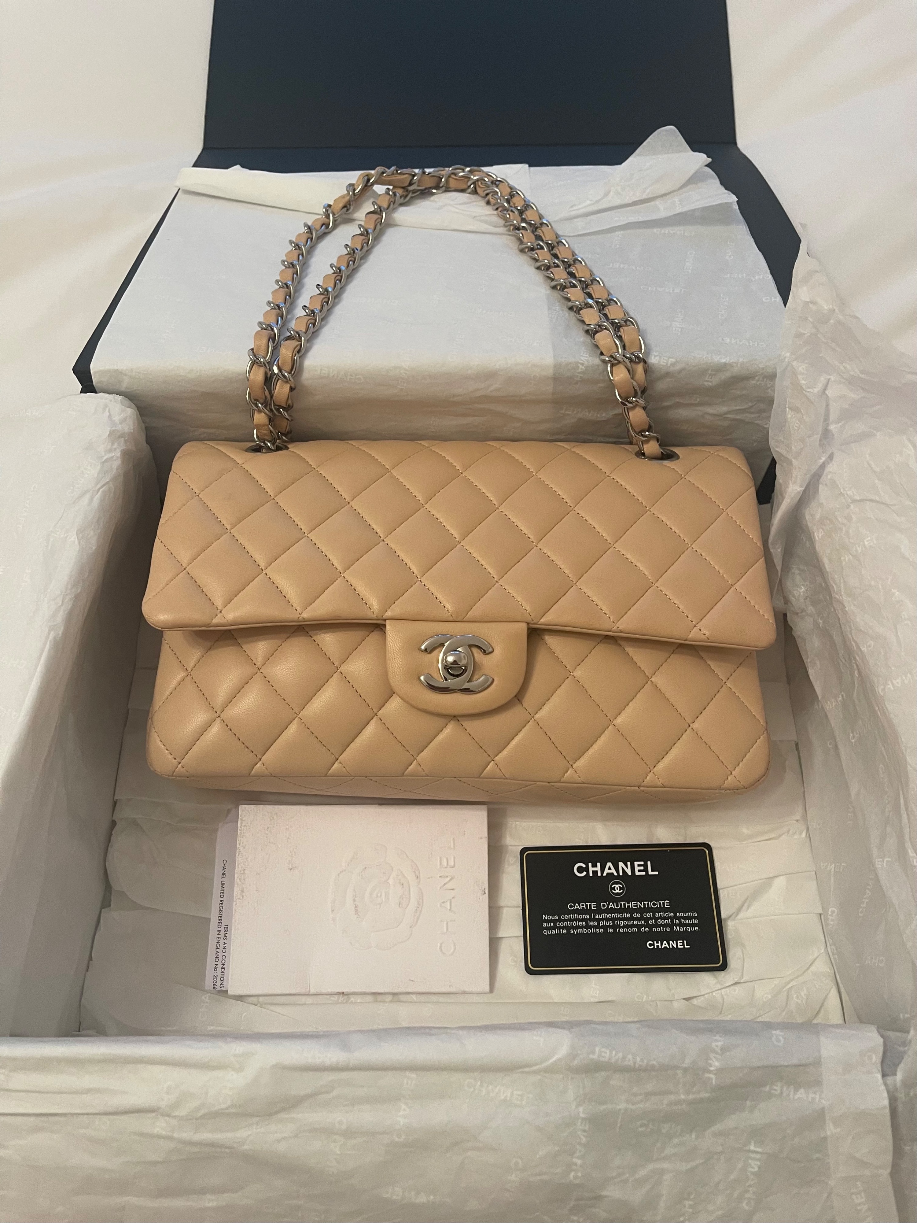 Preowned Chanel Beige Quilted Leather Double Flap Bag Size M lambskin leather