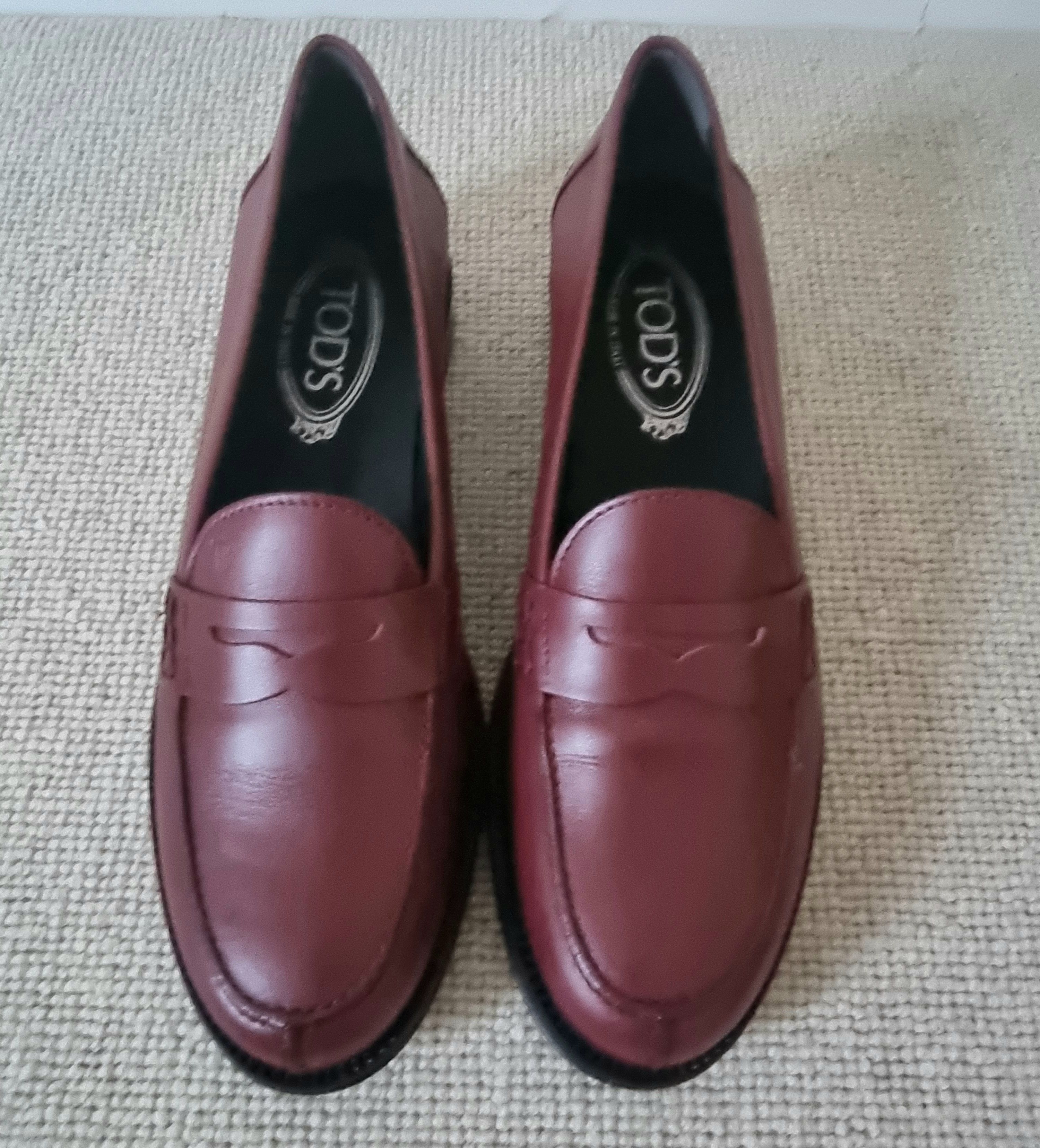 Tod's Burgundy Penny Loafers Size 395 calf leather