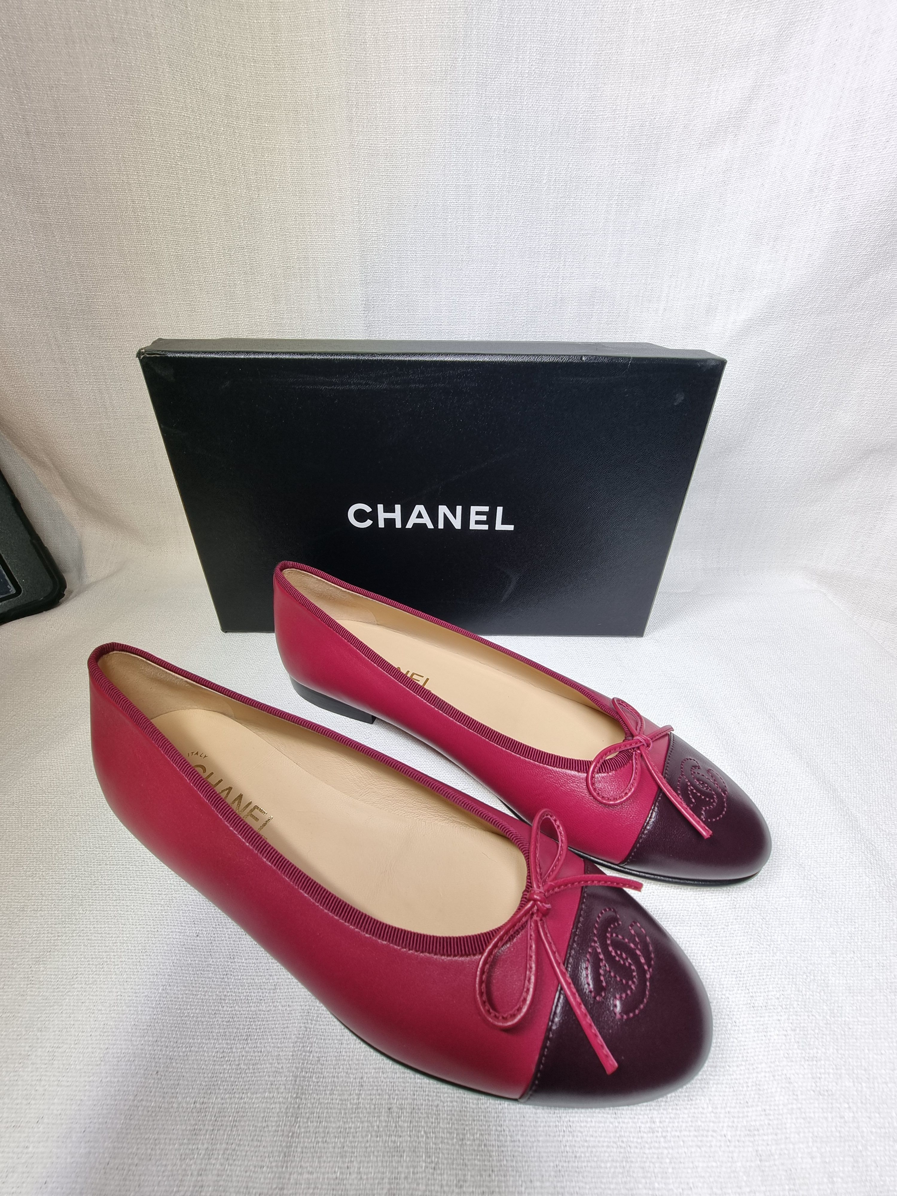 Chanel Burgundy Ballet Flats Size 40.5 burgundy and plum lambskin leather