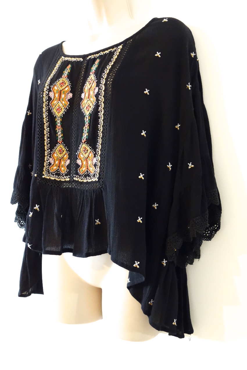 Preowned Velvet by Graham  Spencer embroidered alasdair top Size S Black