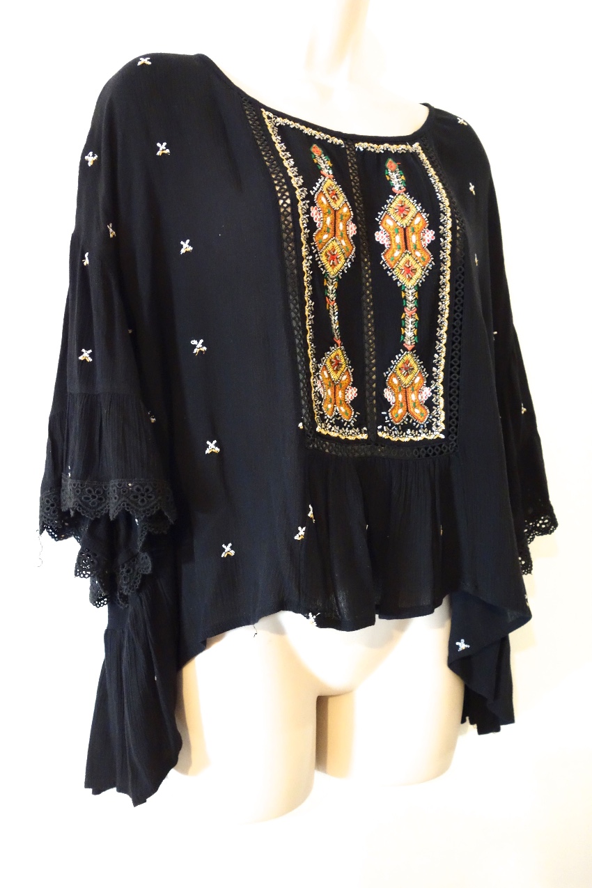 Preowned Velvet by Graham  Spencer embroidered alasdair top Size S Black