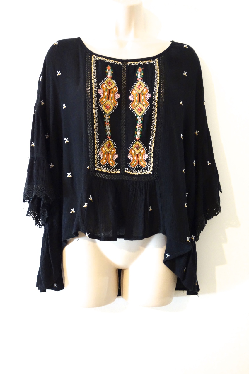 Preowned Velvet by Graham  Spencer embroidered alasdair top Size S Black