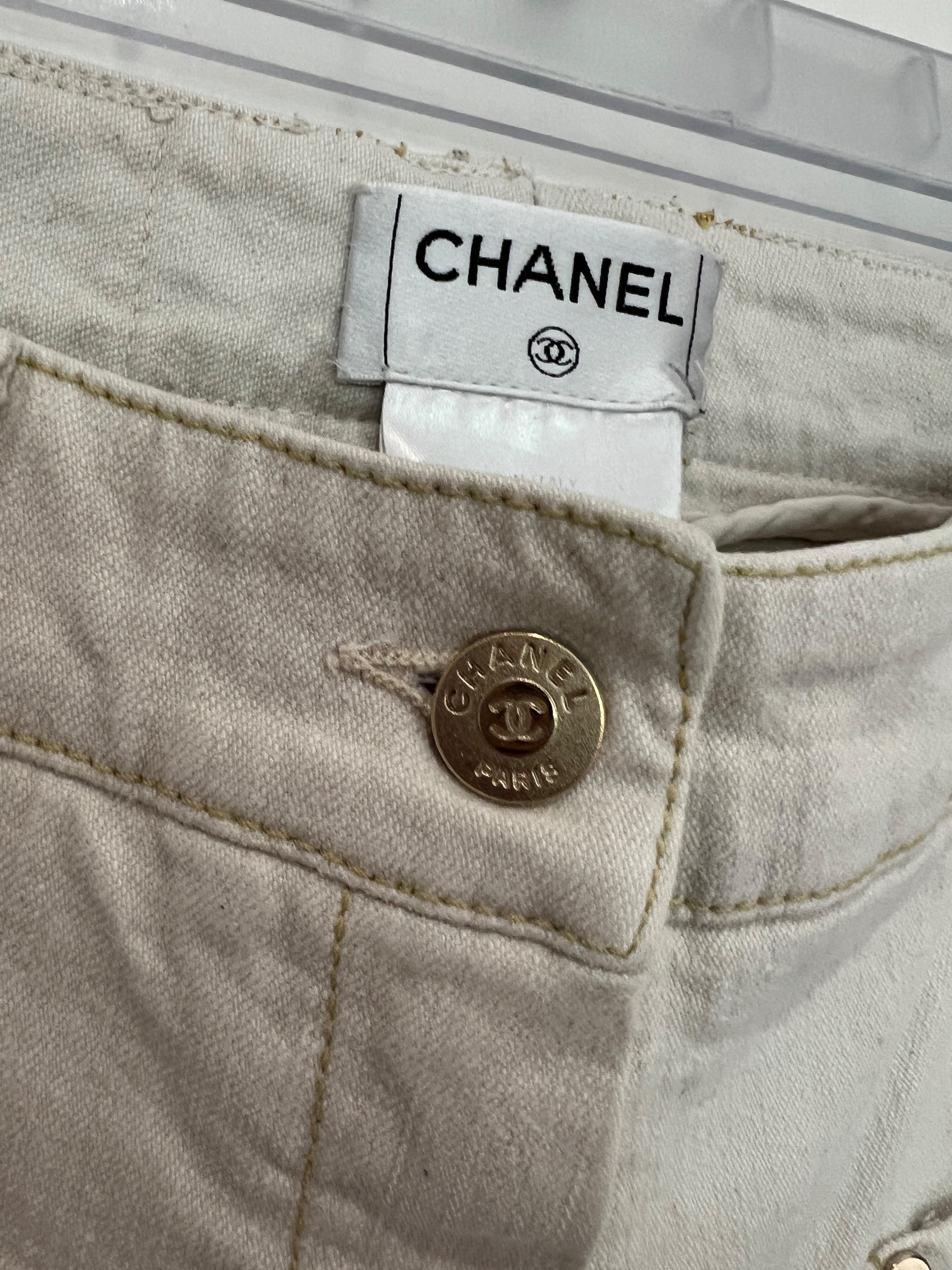 Preowned Chanel White Pocket Detail Straight Leg Jeans Size 26/66 cotton