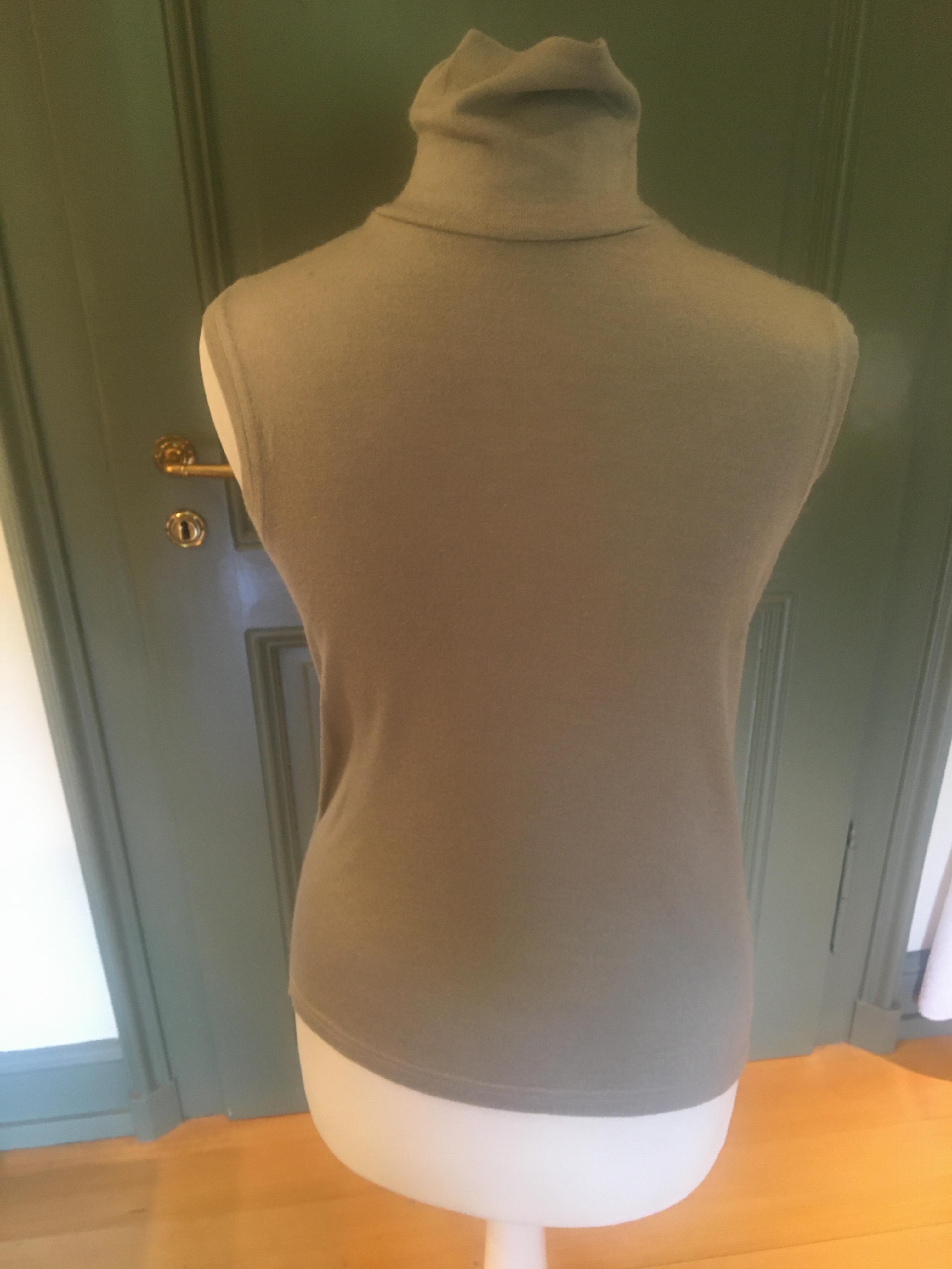 Preowned Hermes Grey Cashmere  Silk Sleeveless Polo Neck Top Size XS