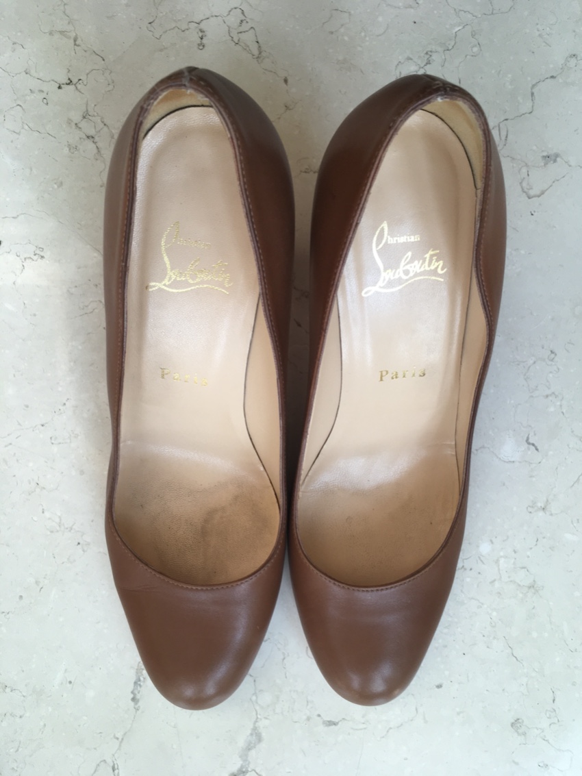 Preowned Christian Louboutin Dark Beige Pumps with Wooden Heel Size 385 Tan/Brown leather