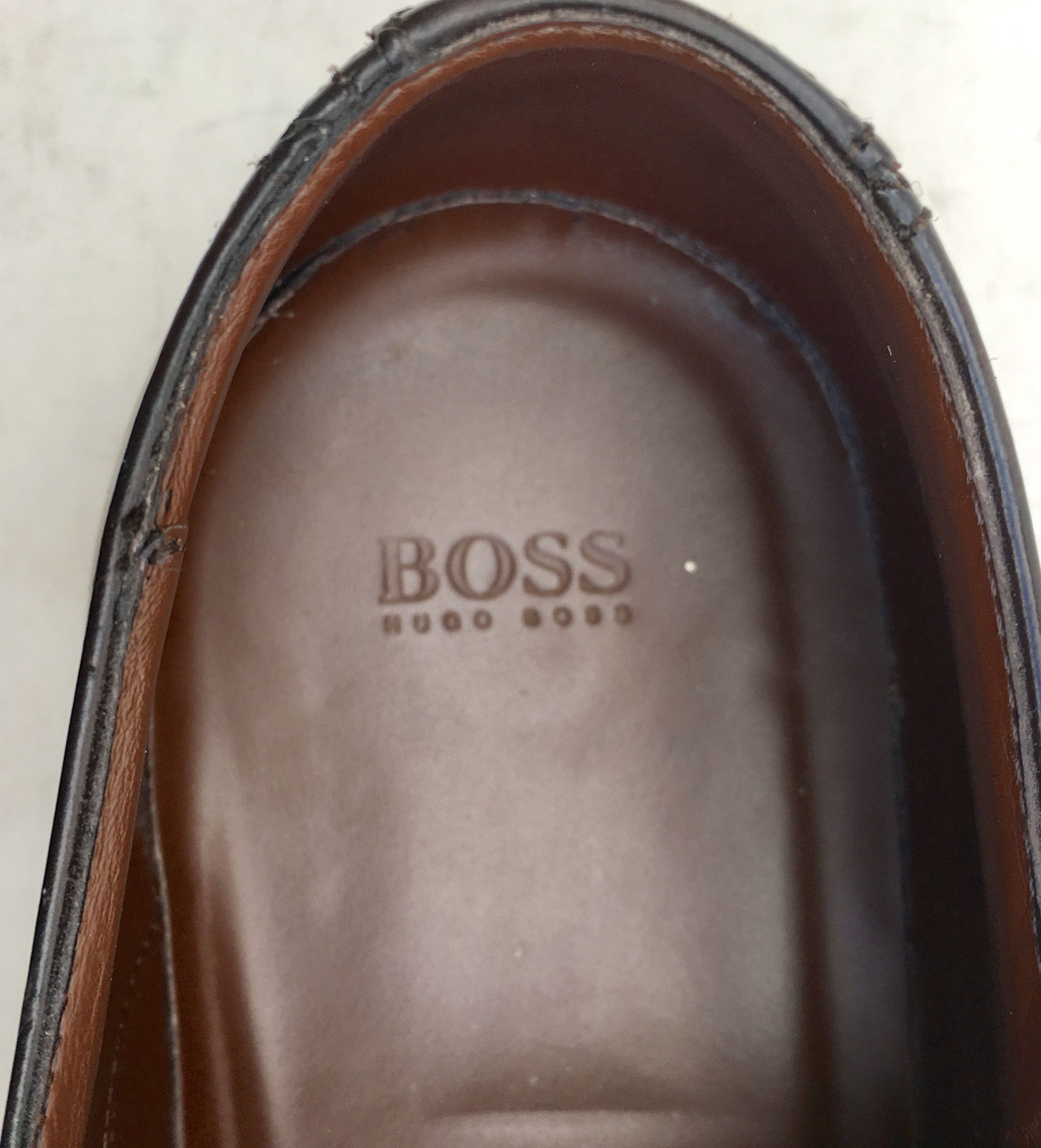 Men's Preowned Hugo Boss brogues Size 43 Tan/Brown leather