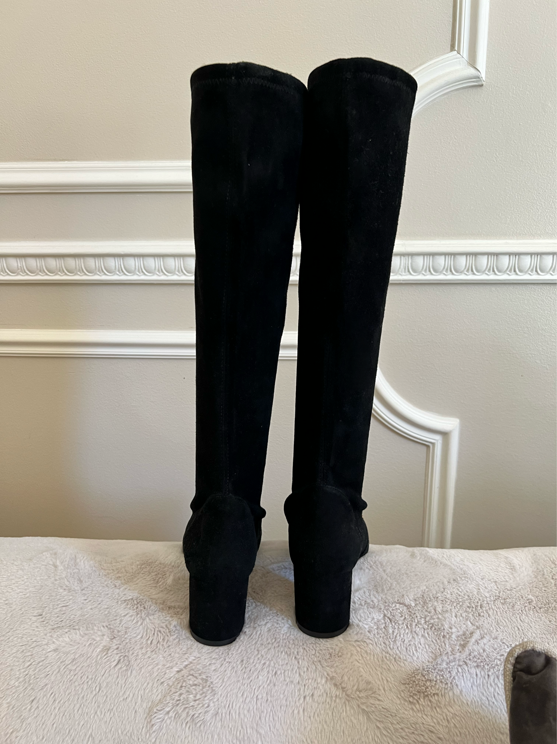 Stuart Weitzman Valerie 60 chain-trimmed patent-leather and stretch-suede knee boots Size 37 Black leather