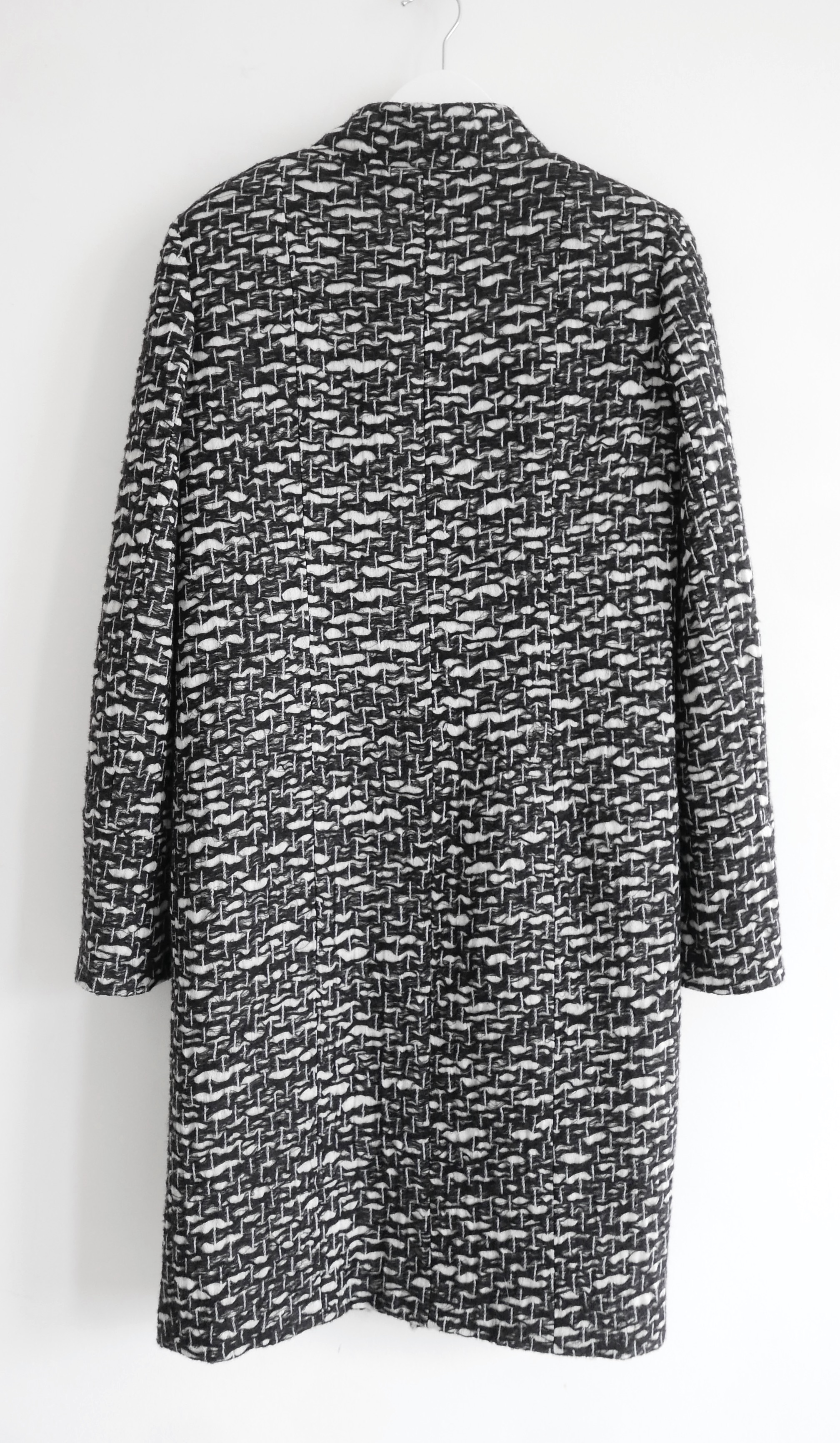 Preowned Chanel Black  White Fantasy Tweed Coat Size M wool mix