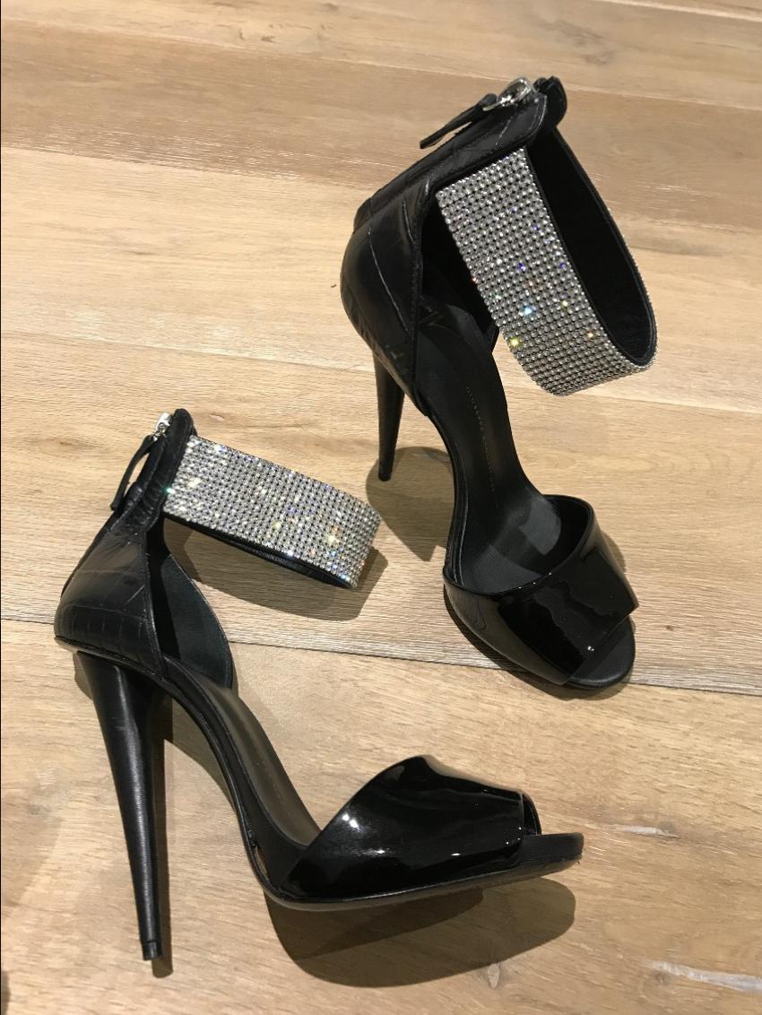 Preowned Giuseppe Zanotti Crystal Embellished Heels Size 38 Black eel