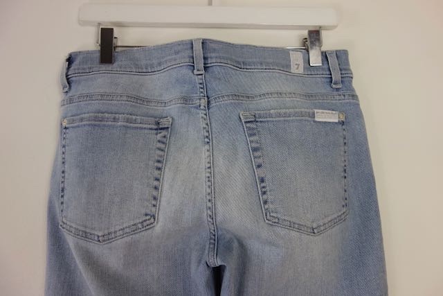 7 For All Mankind Mid-Wash Coral Bleach Denim Cropped Jeans Size 28/71 Blue cotton