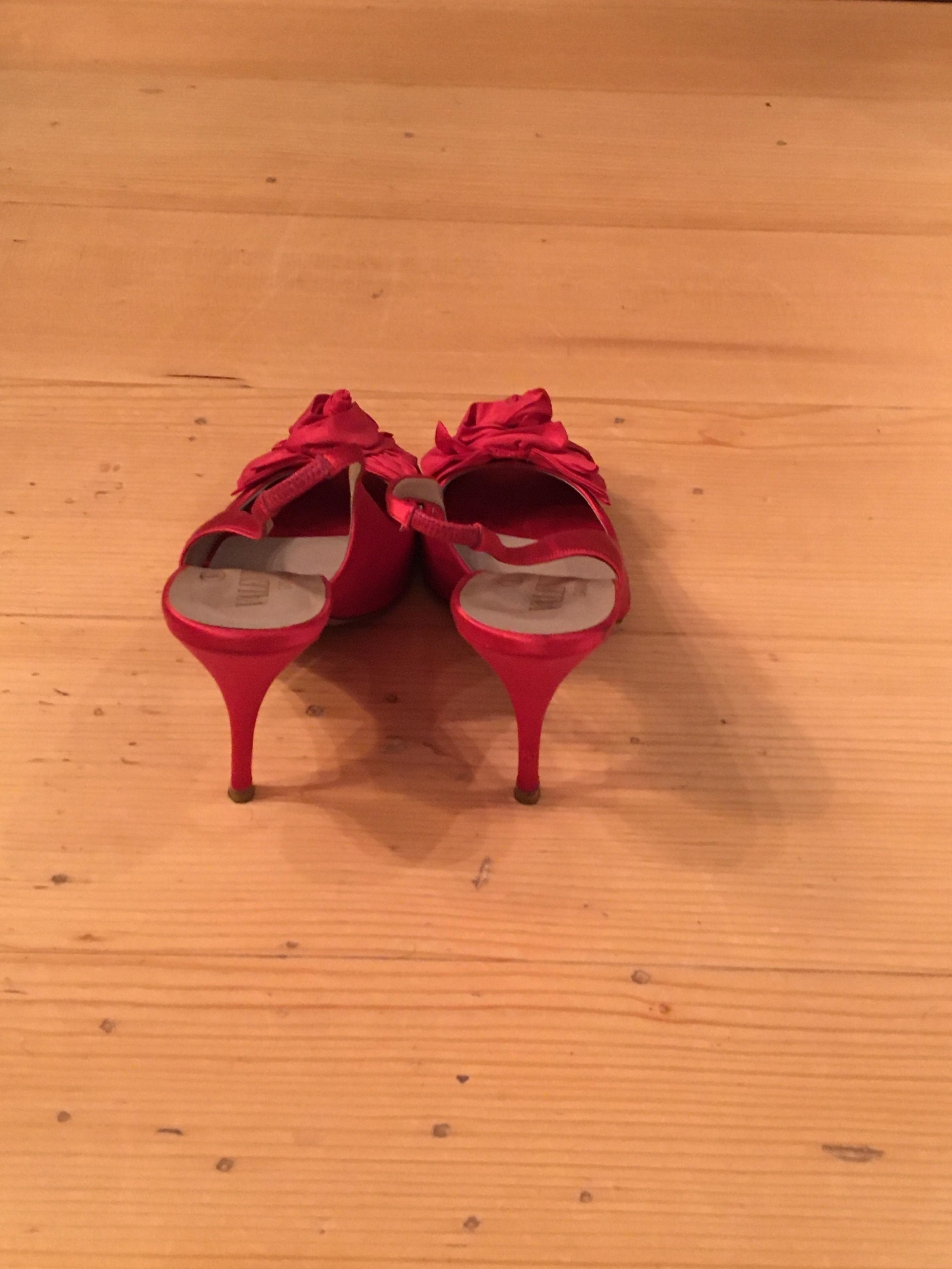 Preowned Valentino Red Floral Satin Slingbacks Size 39