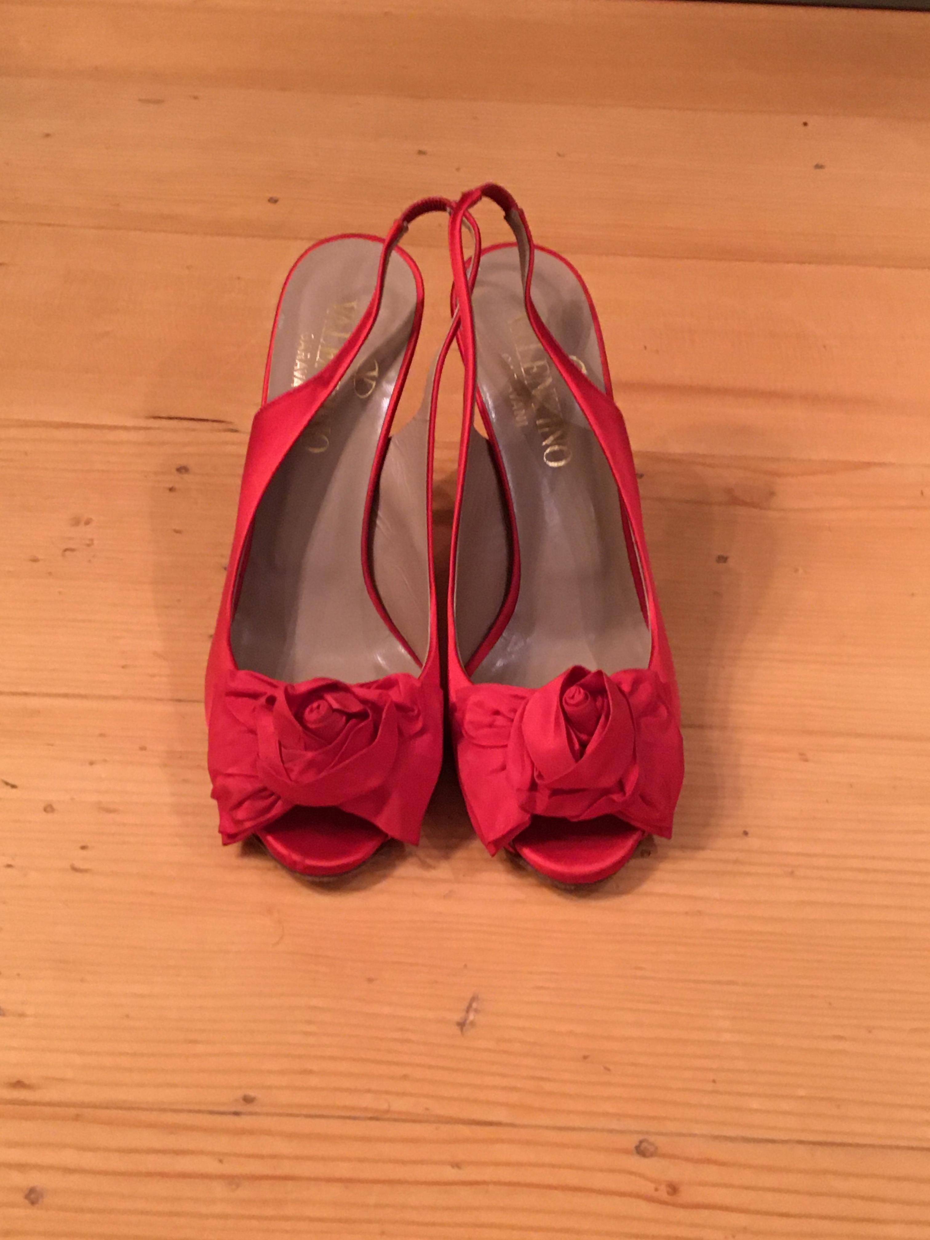 Preowned Valentino Red Floral Satin Slingbacks Size 39