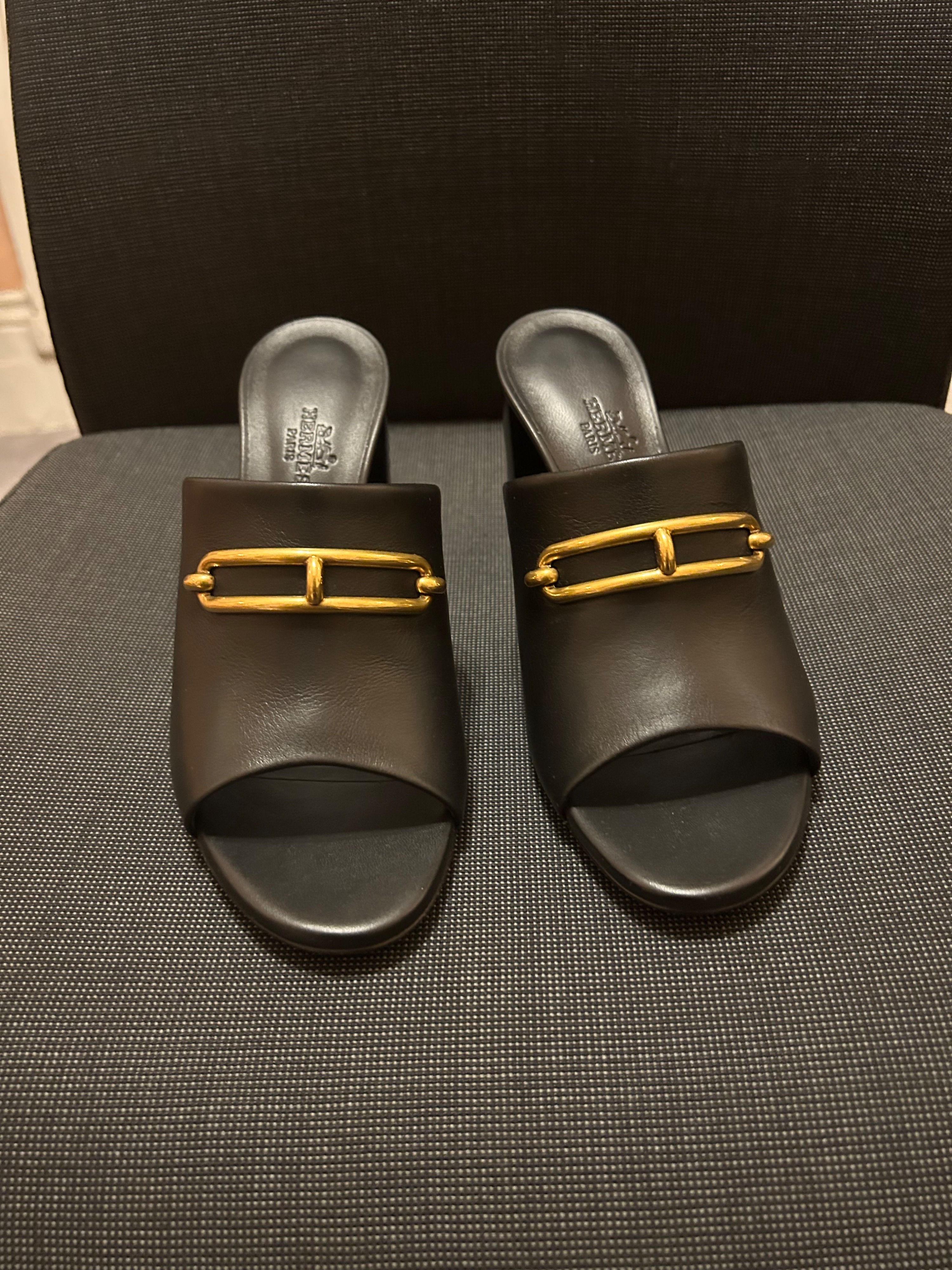 Hermes Camilla Roulis Buckle Black Leather Mules Size 37