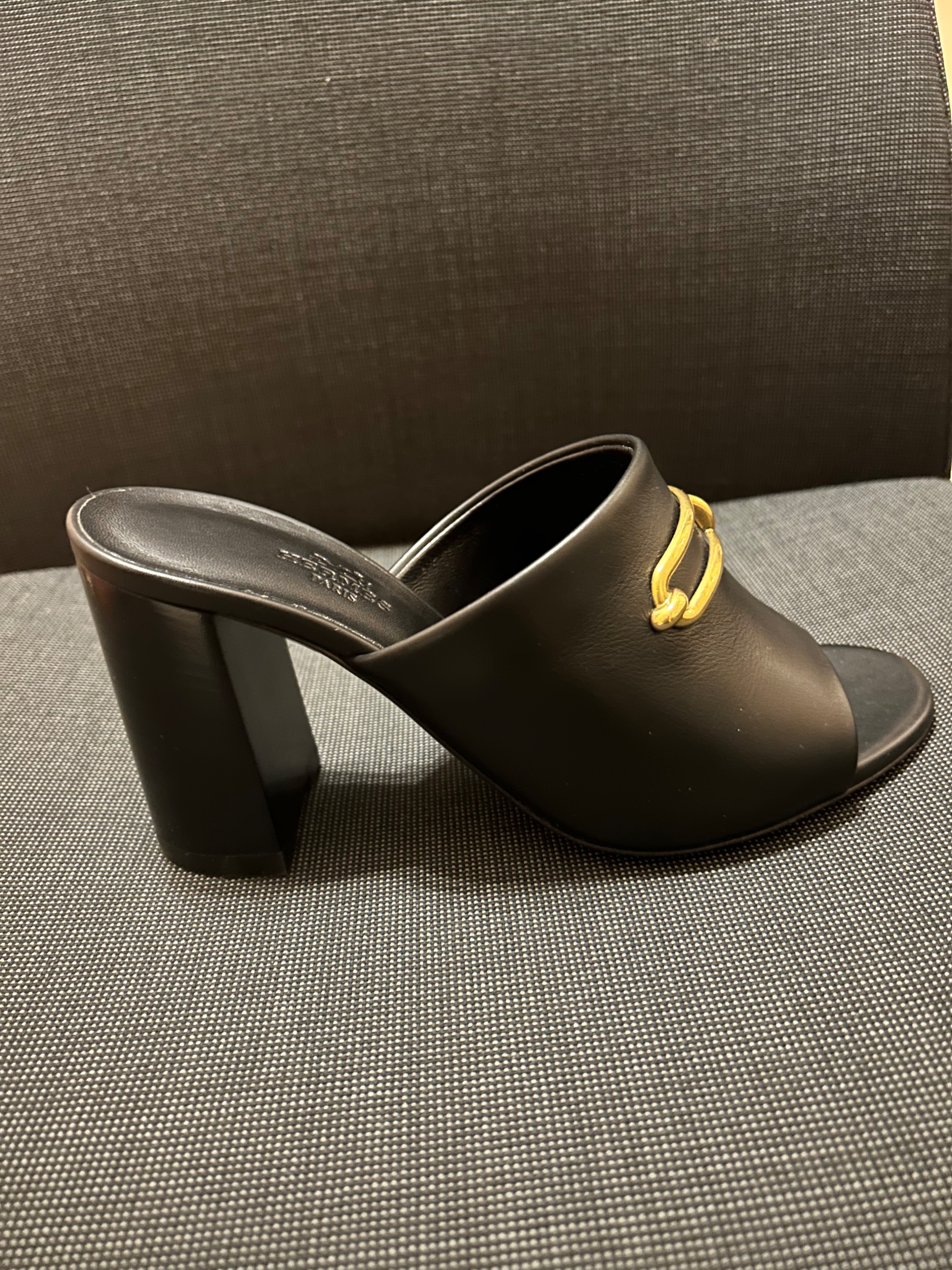 Hermes Camilla Roulis Buckle Black Leather Mules Size 37