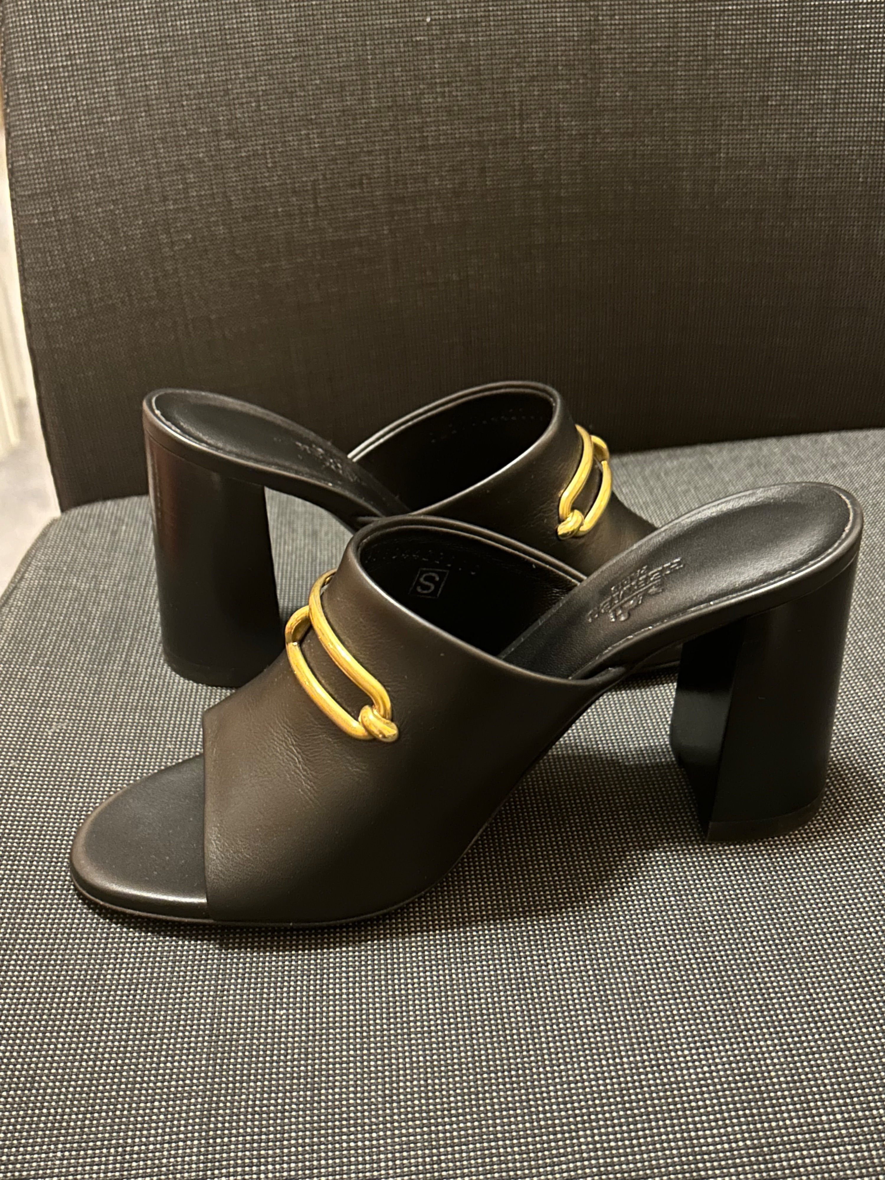 Hermes Camilla Roulis Buckle Black Leather Mules Size 37