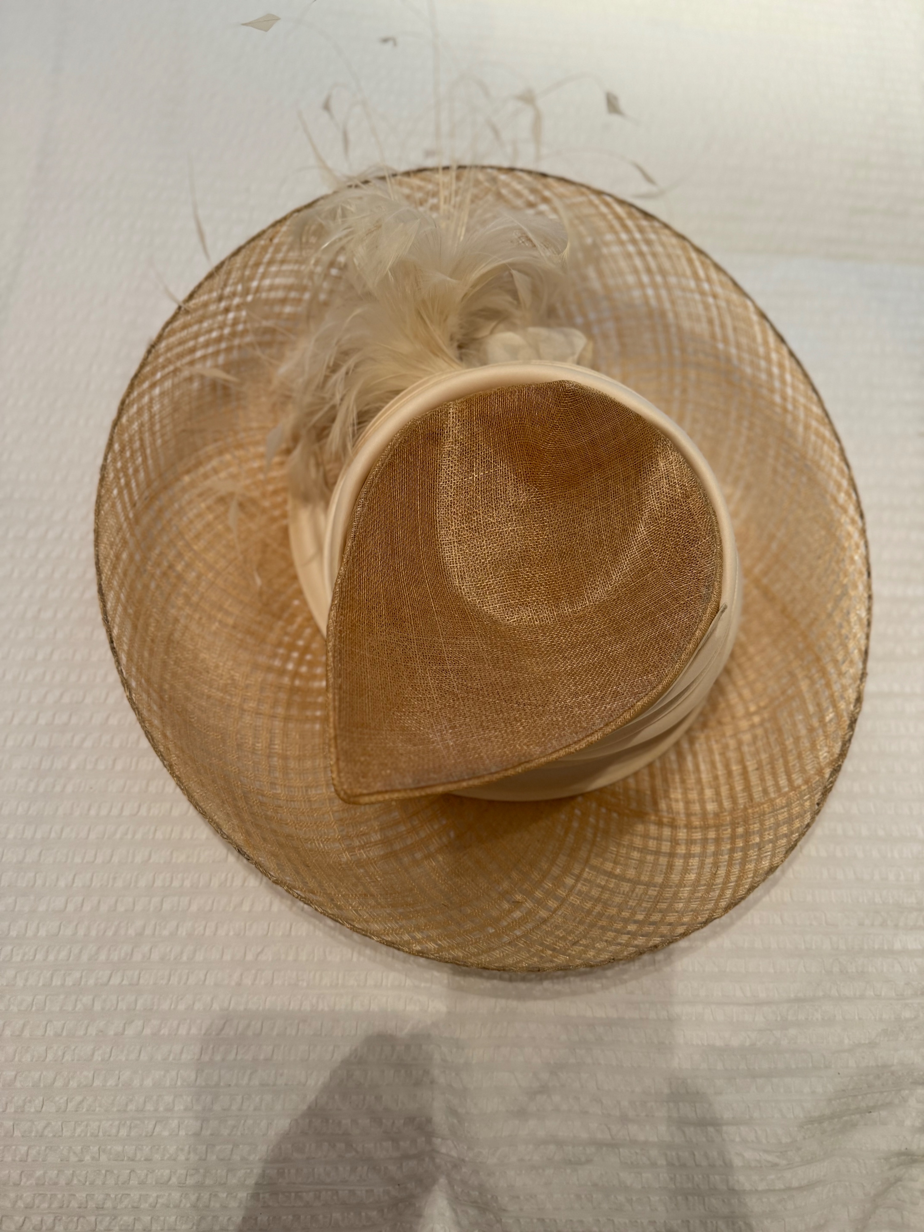 Preowned Philip Treacy Couture Woven Silk and Feather Trim Occasion Hat Size S Beige/Ivory woven wicker