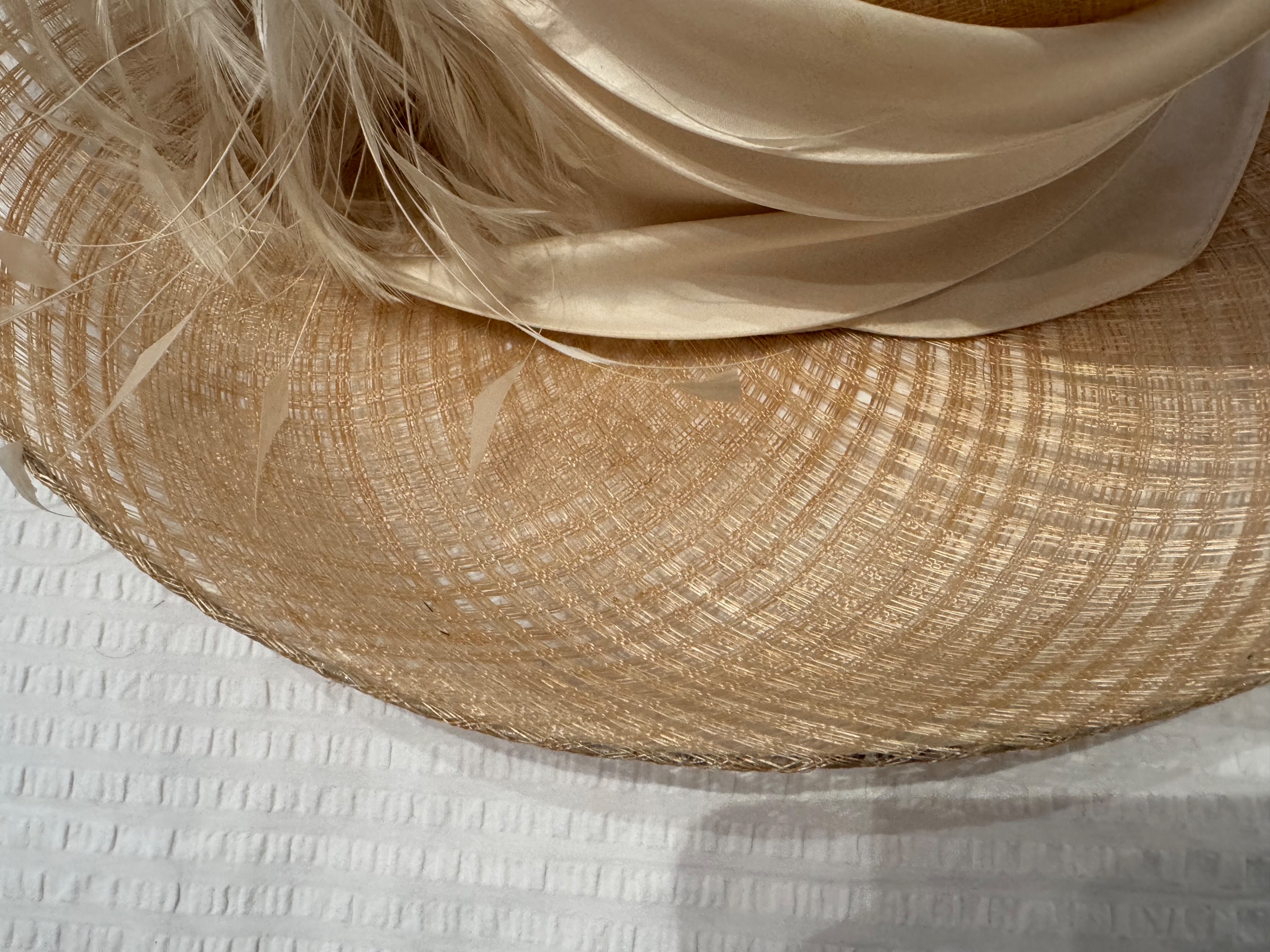 Preowned Philip Treacy Couture Woven Silk and Feather Trim Occasion Hat Size S Beige/Ivory woven wicker