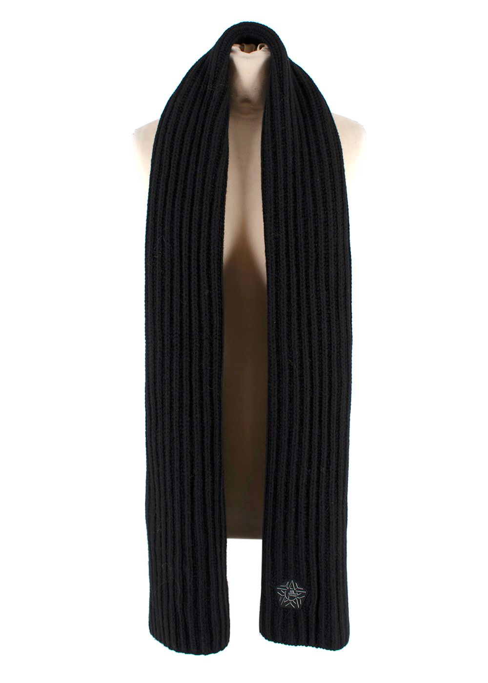 Preowned Fusalp x Zenith Black Ribbed Wool Beanie and Scarf Set