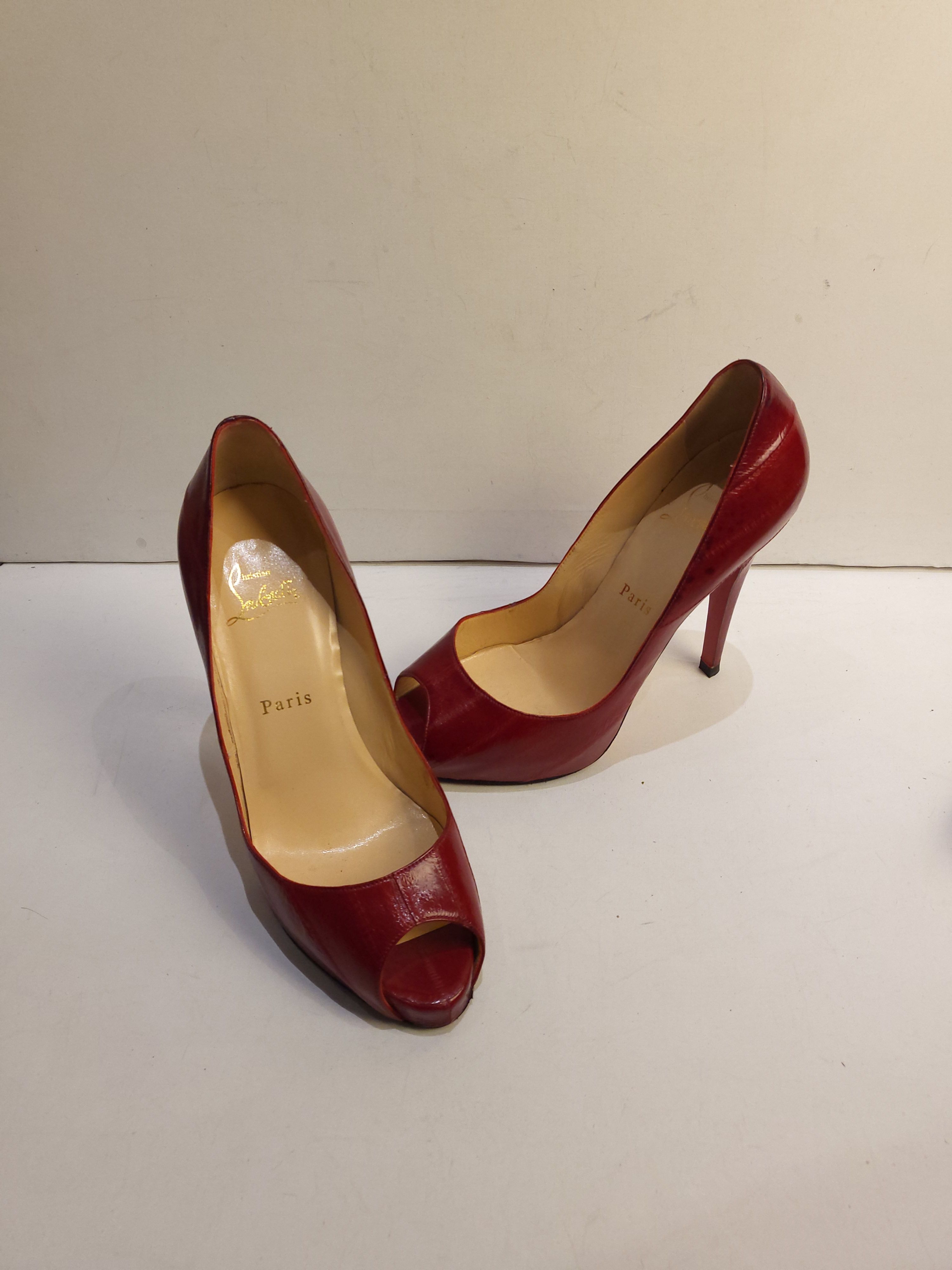 Preowned Louis Vuitton Red Open Toe Pumps Size 39 leather