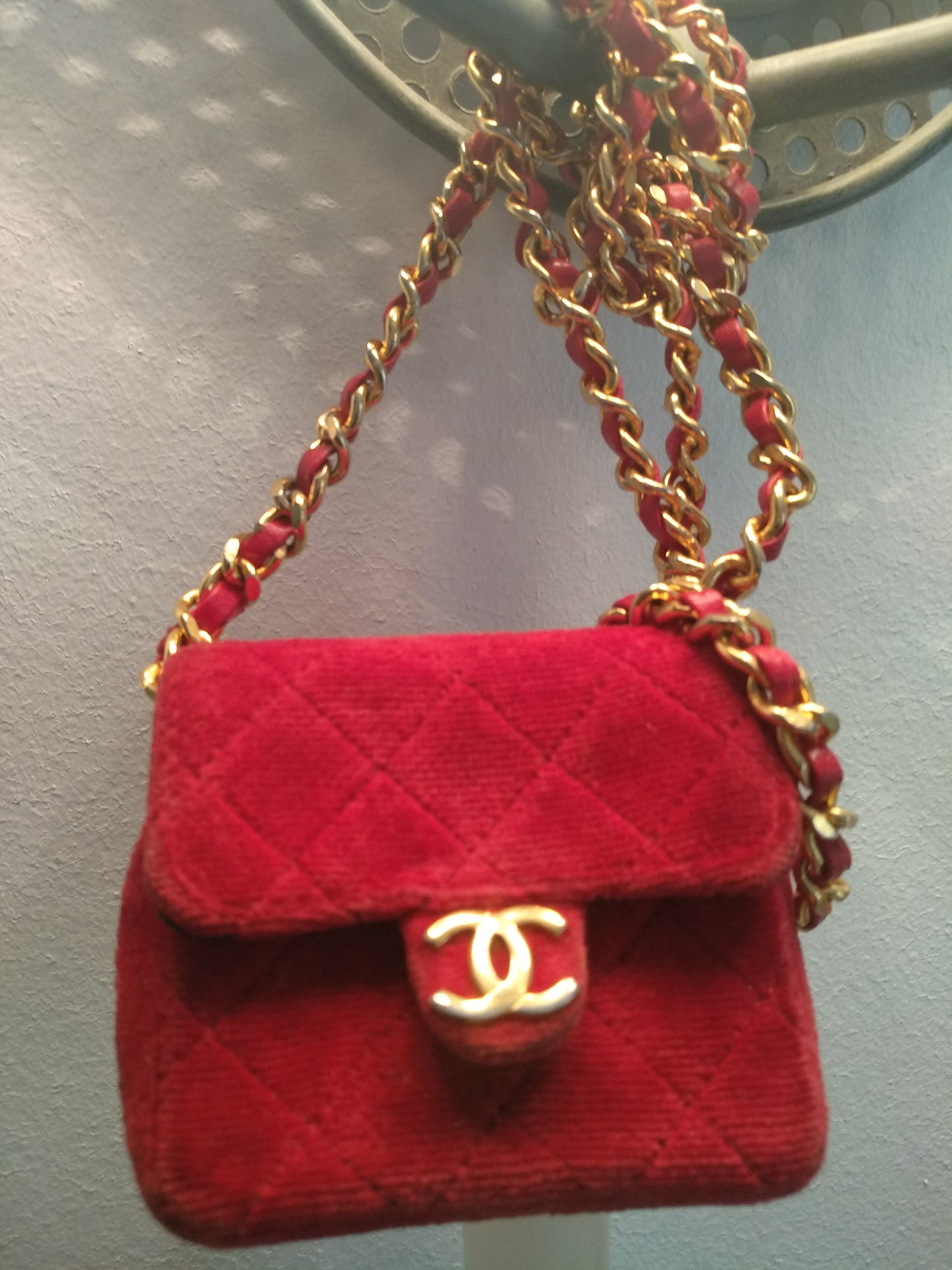 Preowned Chanel 1990 Velvet Micro Flap Bag ROJO