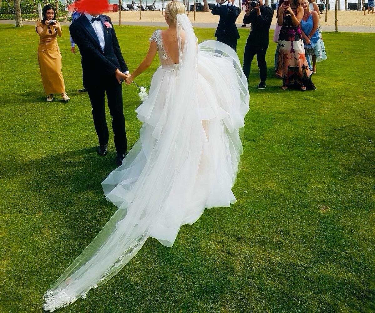 Preowned Marchesa Custom Made Floral Embroidered Tiered Wedding Dress Size S Cream white mesh