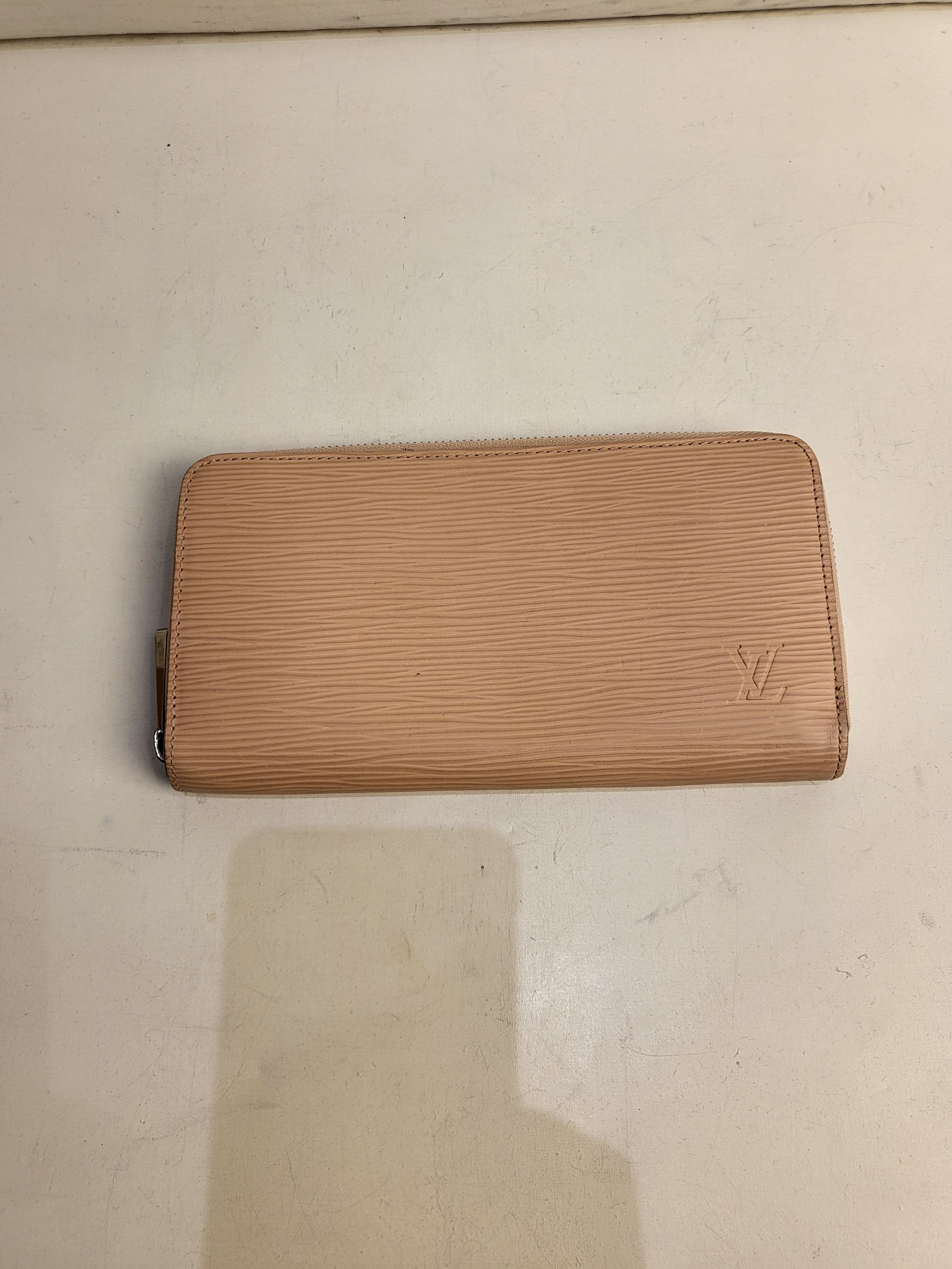 Preowned Louis Vuitton Beige Epi Leather Zippy Wallet Pink