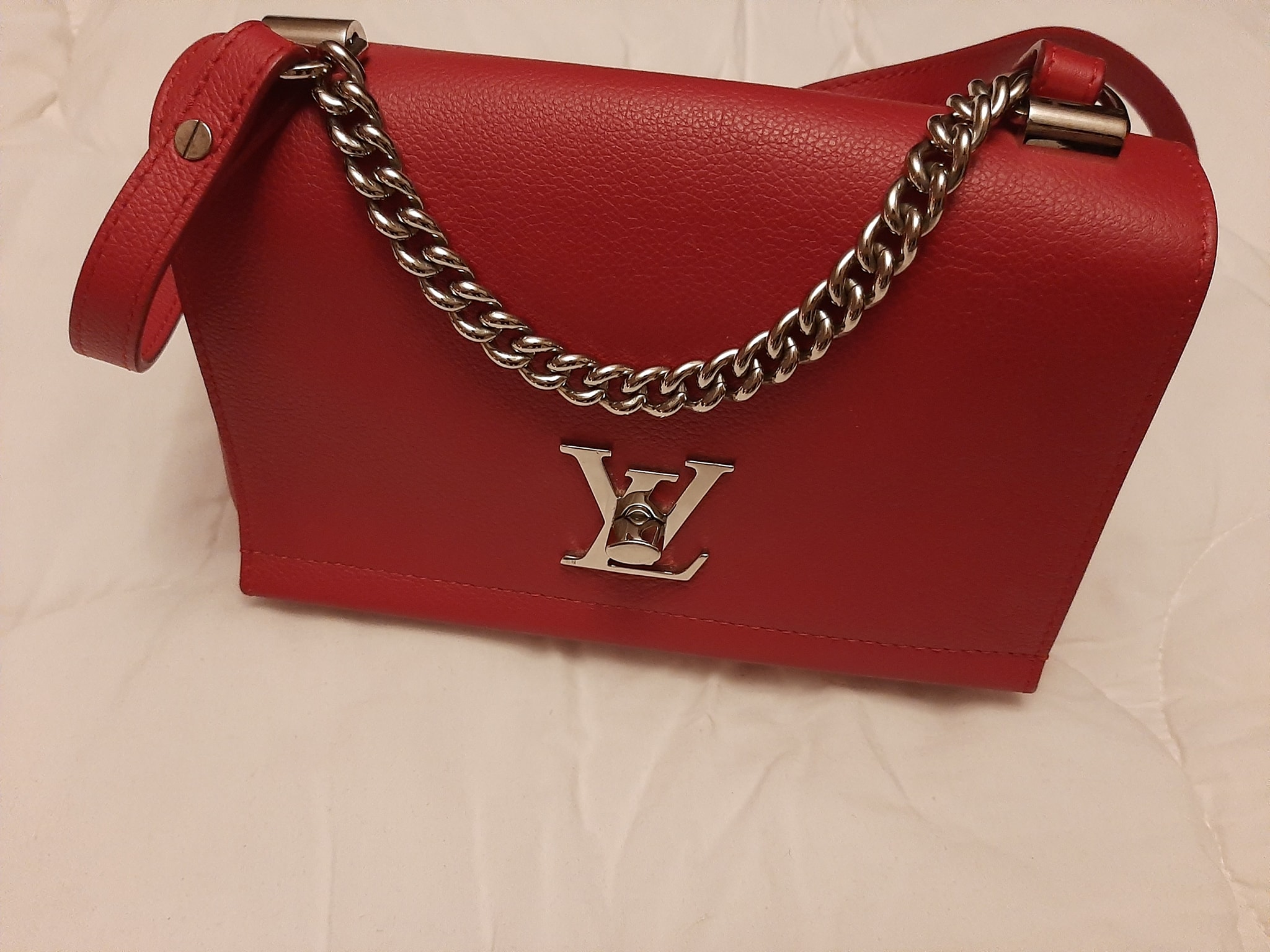 Preowned Louis Vuitton Red Leather LockMe BB Crossbody bag Size S