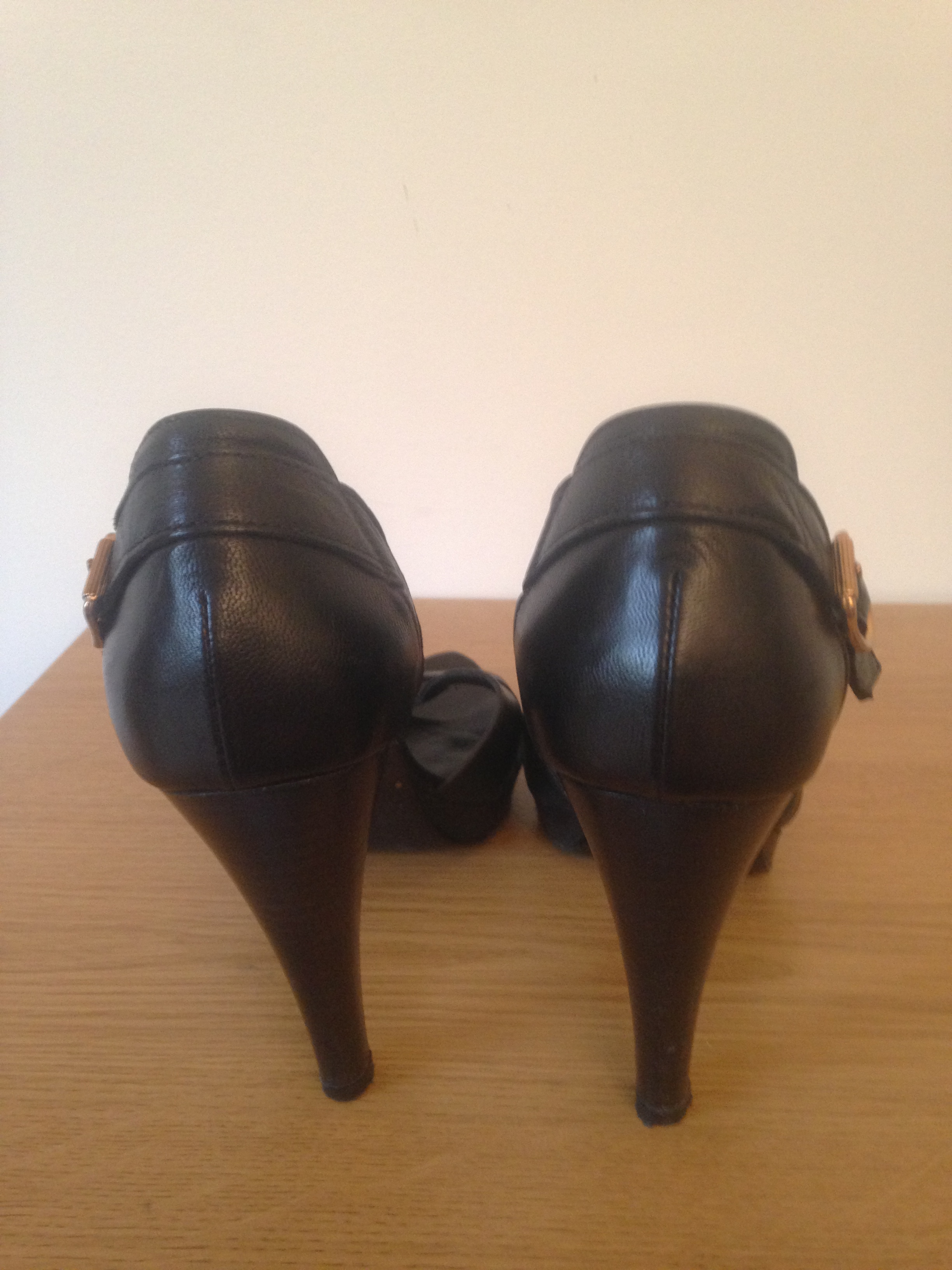 Preowned Kate Kuba black leather heels Size 40