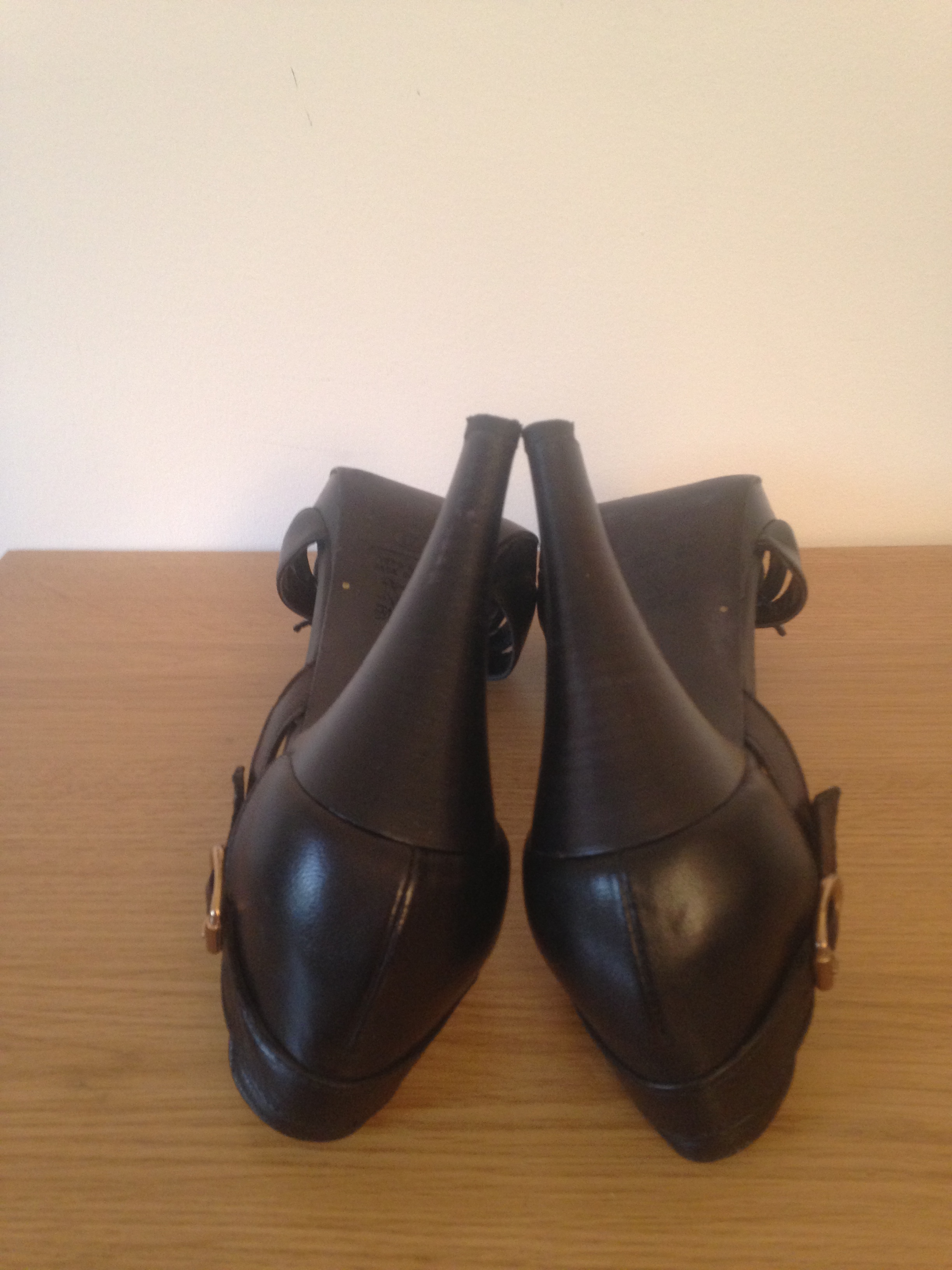 Preowned Kate Kuba black leather heels Size 40