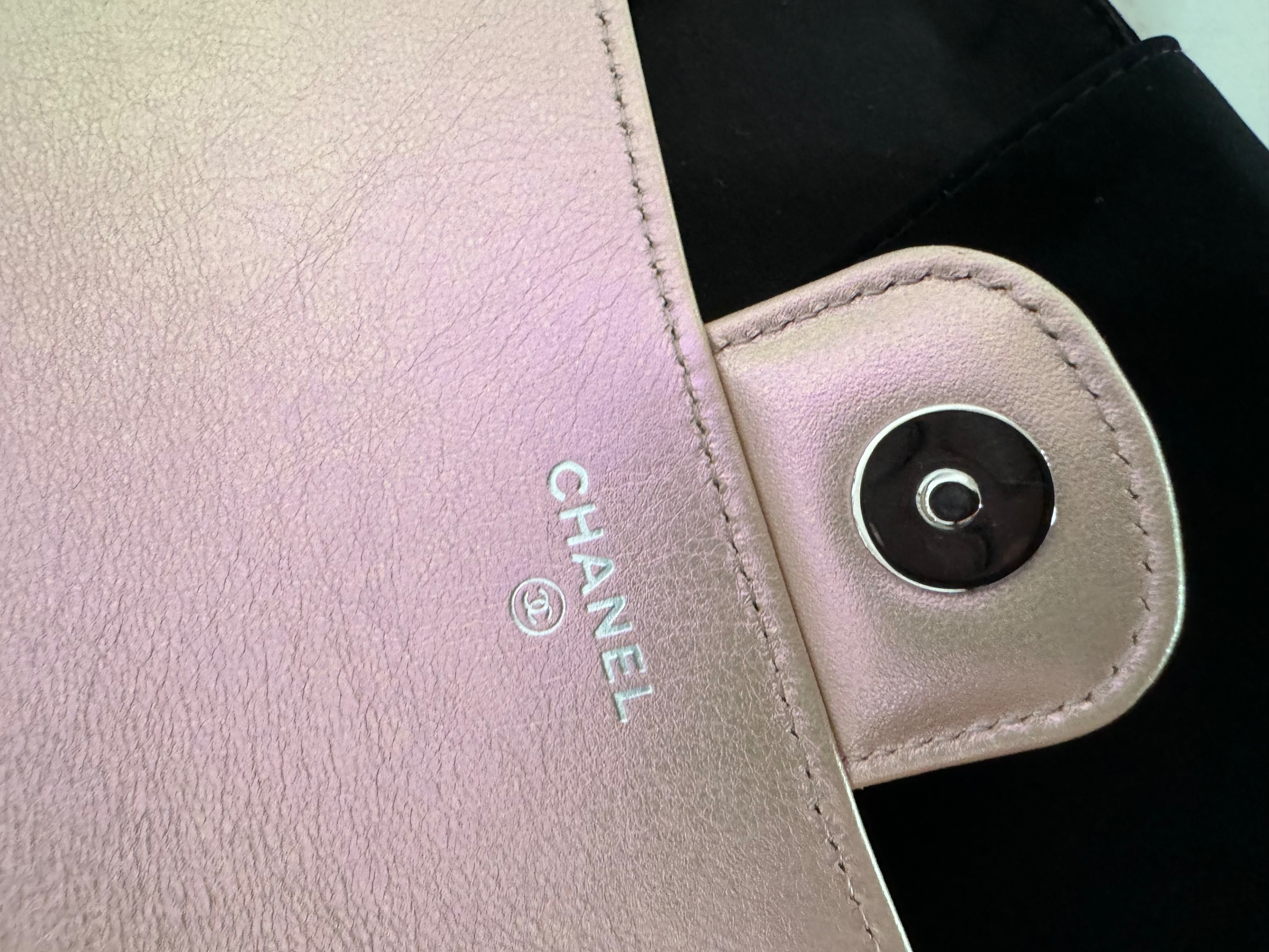 Preowned Chanel Pink Iridescent Mini Flap leather