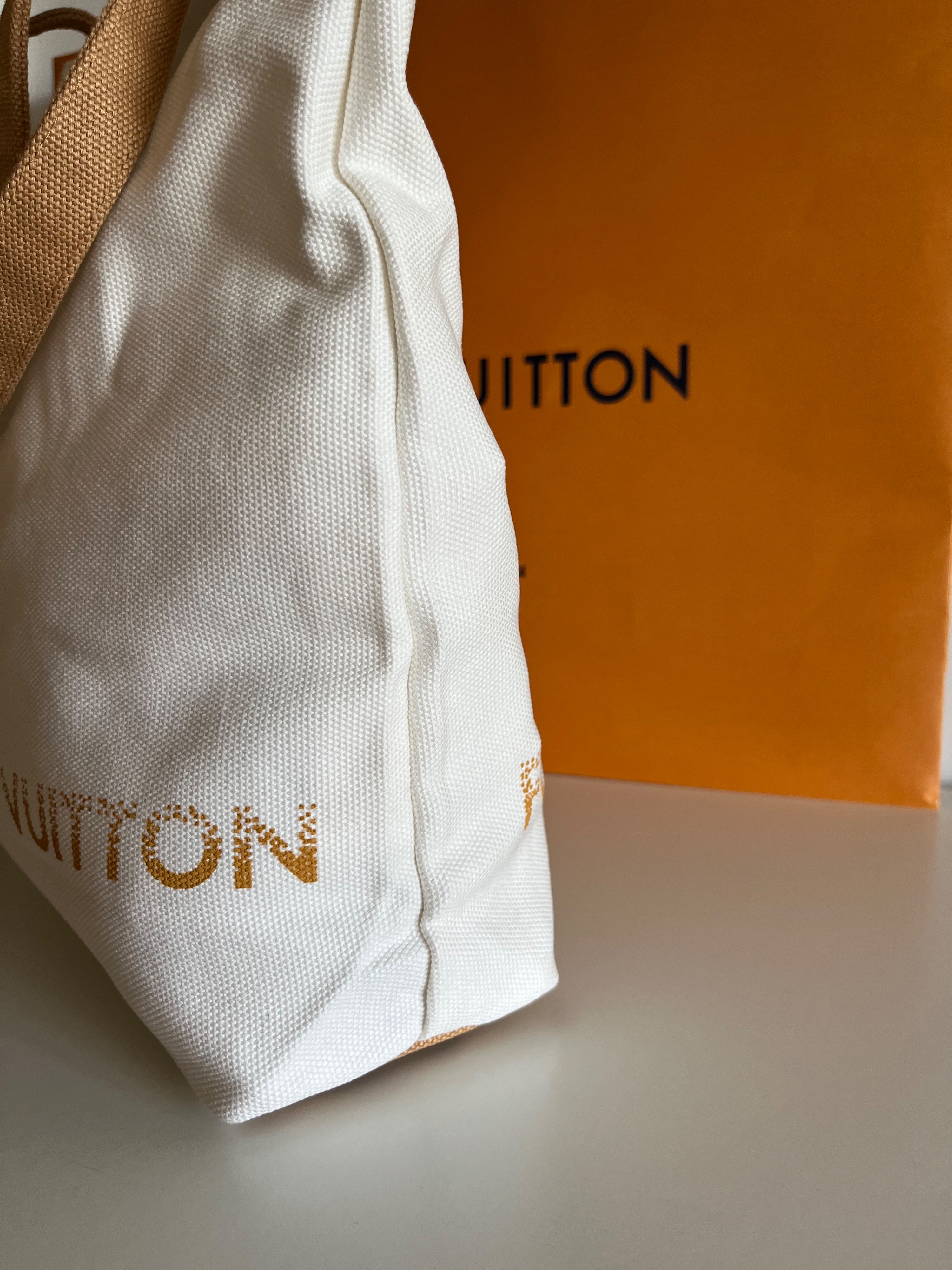 Louis Vuitton Charity Foundation tote bag White cloth